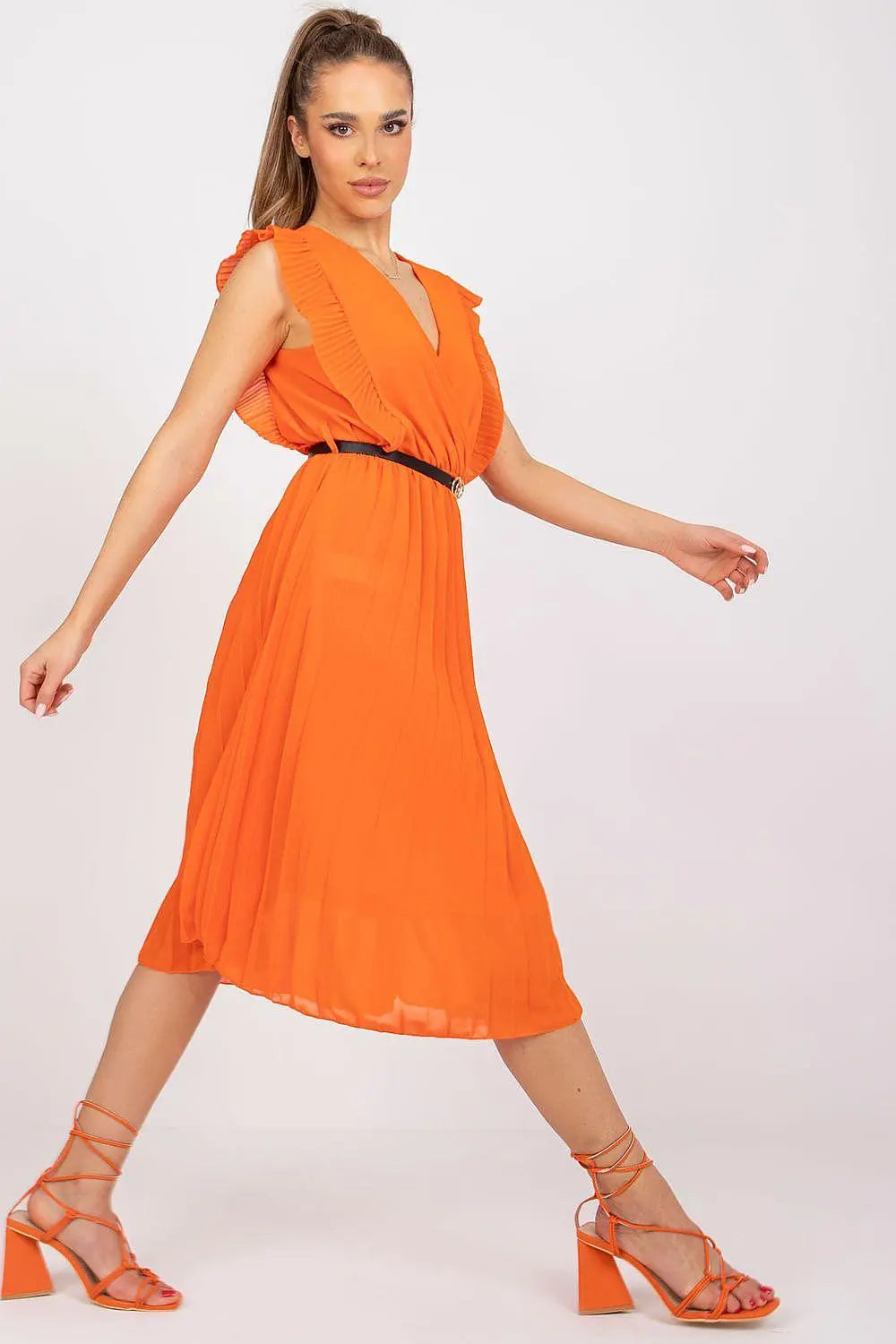 Italy Moda Pleated summer dress for many occasions, with short ruffle sleeves.