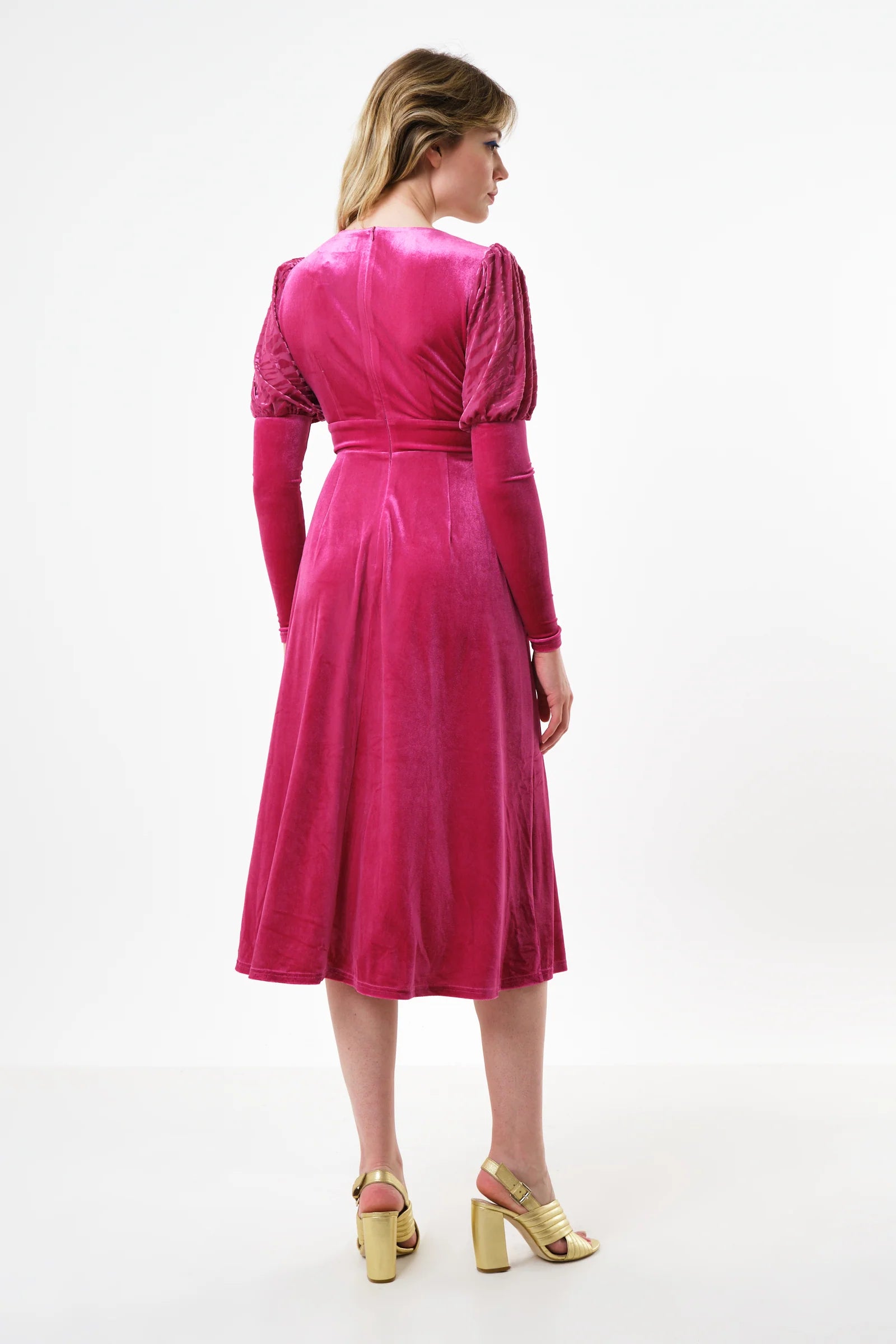 Moa Velvet V-Neck Midi Dress - Pink