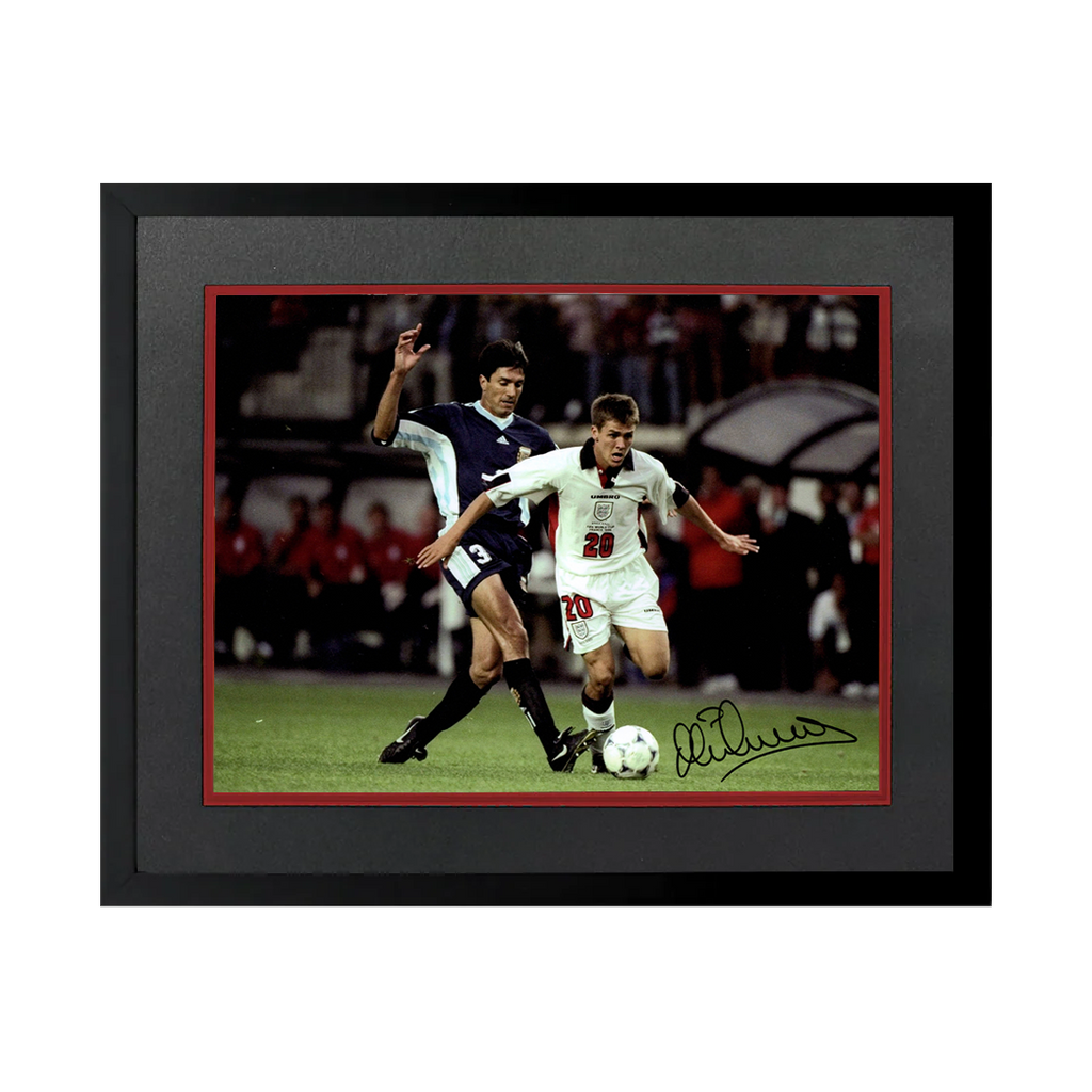 Michael Owen Signed England 16x12 Image Deluxe Mount Frame