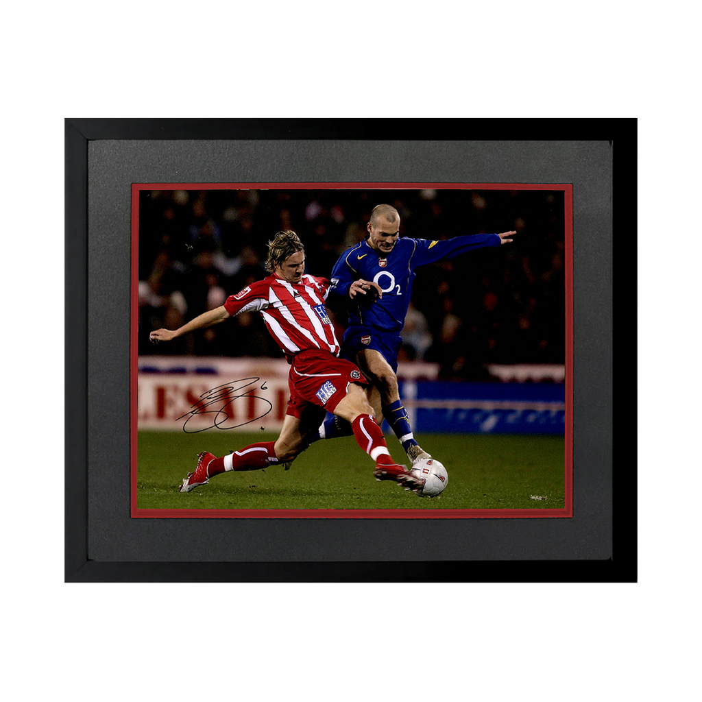 Phil Jagielka Signed Sheffield United 16x12 Image Deluxe Mount Frame