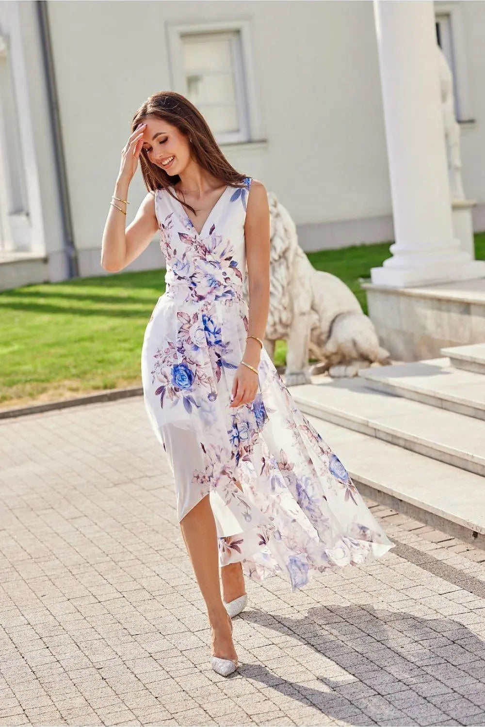Roco Fashion maxi dress is made of light and delicate chiffon, which will be very comfortable to wear