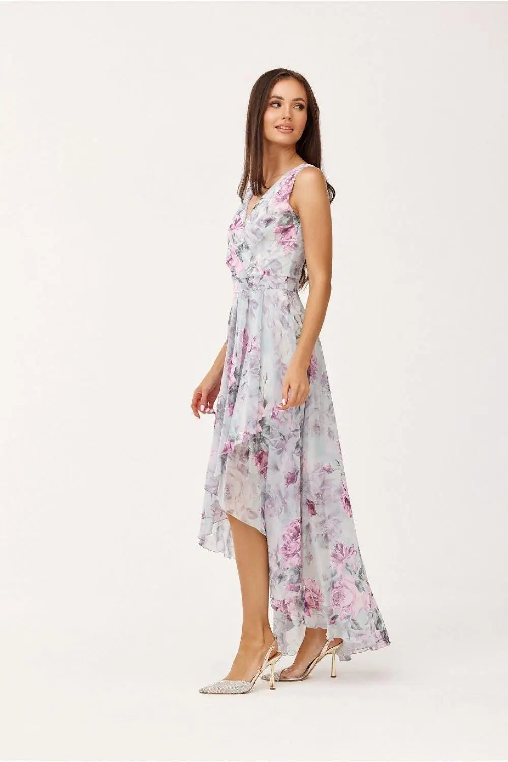 Roco Fashion maxi dress is made of light and delicate chiffon, which will be very comfortable to wear