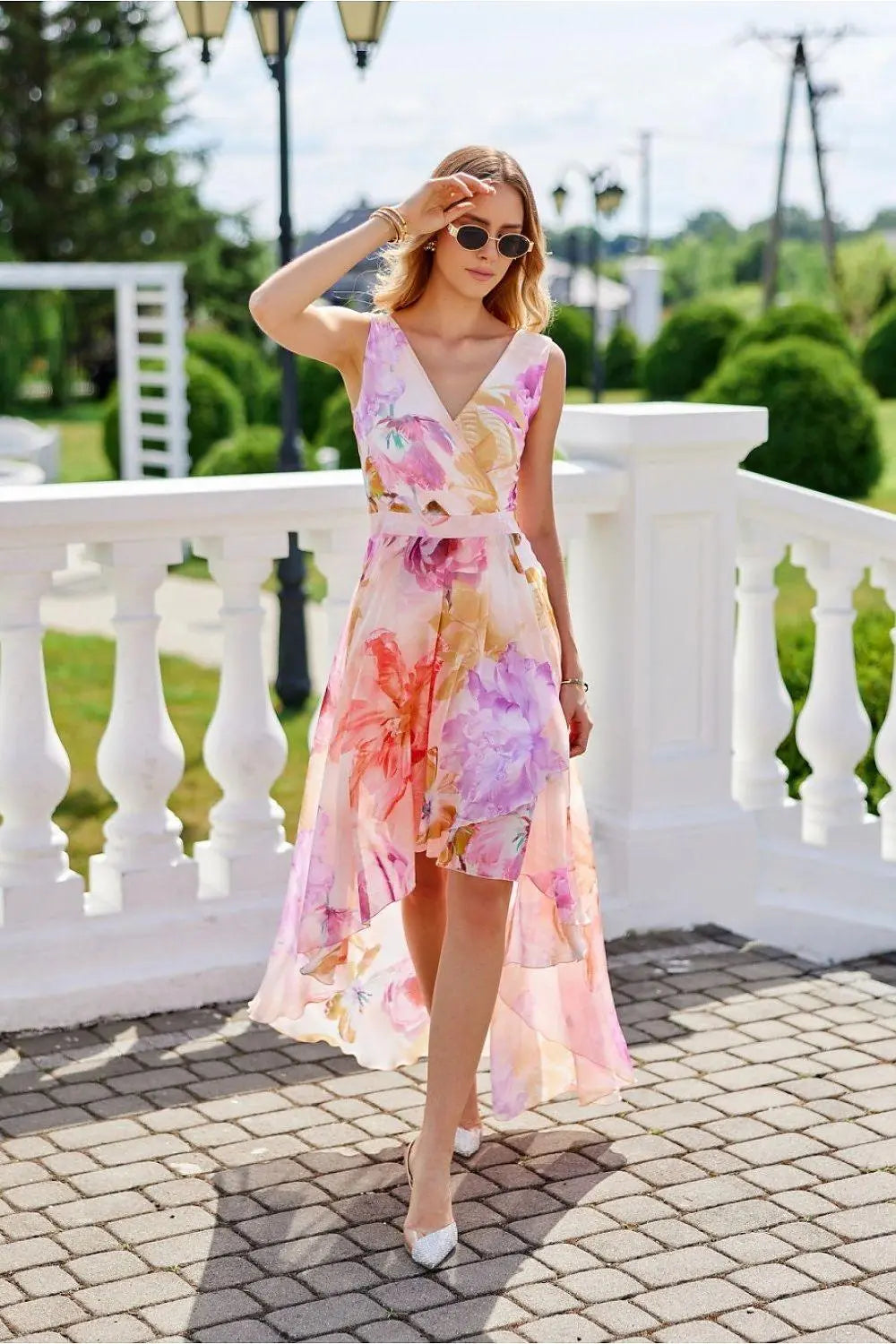 Roco Fashion maxi dress is made of light and delicate chiffon, which will be very comfortable to wear