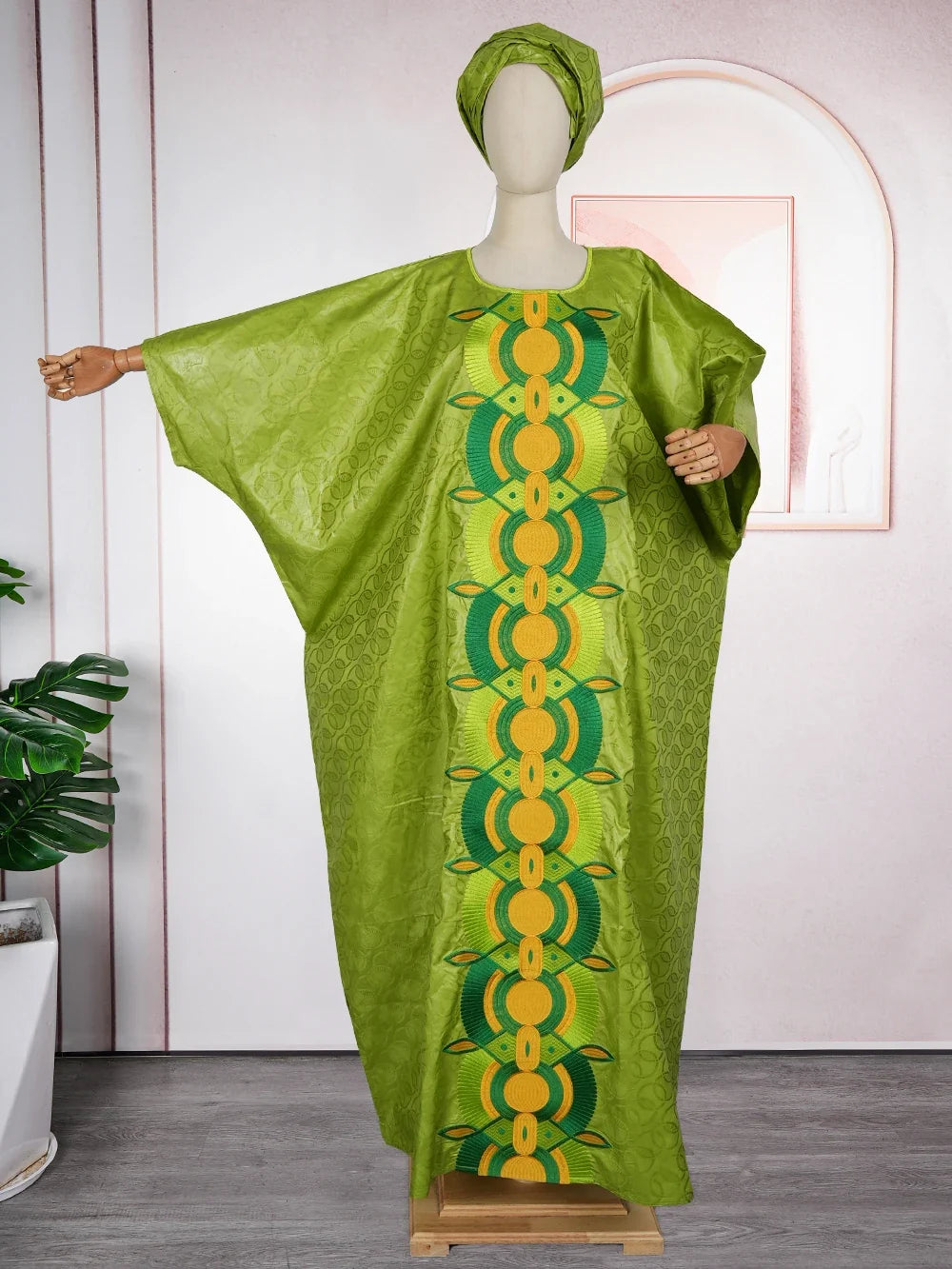 Women's Luxury Elegant Embroidery Traditional outfit with Scarf