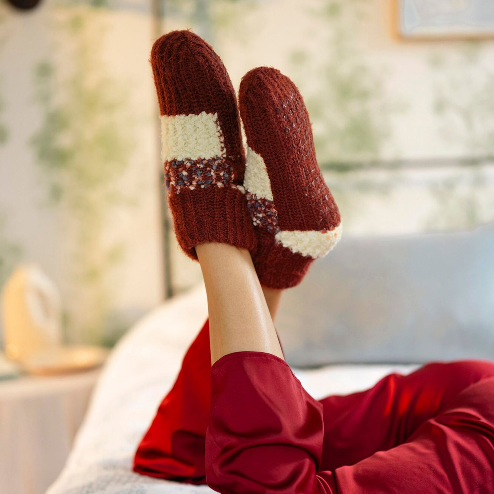 1 Pair Ladies Sherpa Lined Slipper Socks - Warm Fluffy Cosy Indoor Comfort