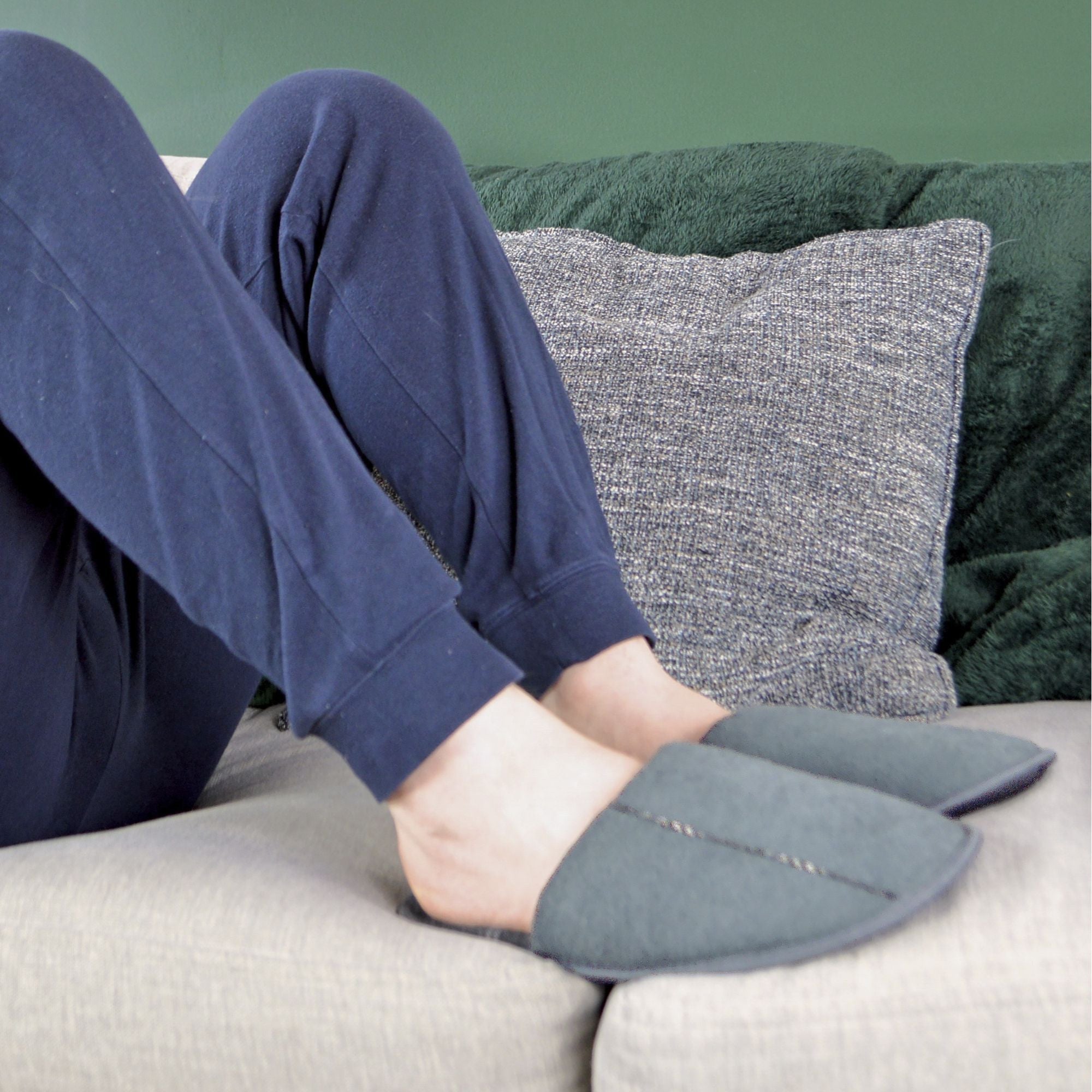 Mens Slip On Style Wide Back Mule Slippers (6 Sizes)