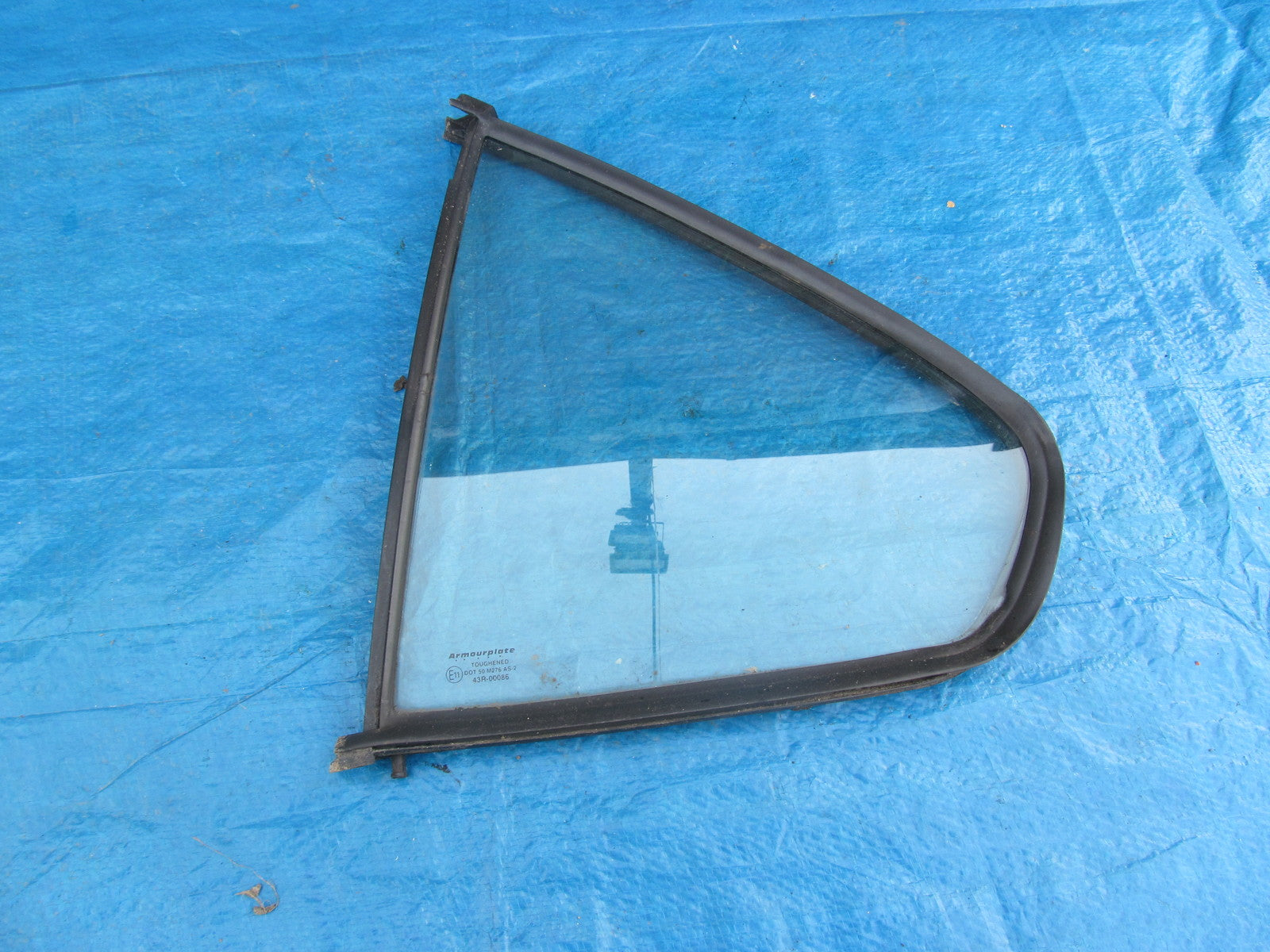 QUARTER LIGHT WINDOW GLASS REAR LEFT SIDE from BMW E36 SALOON 1997