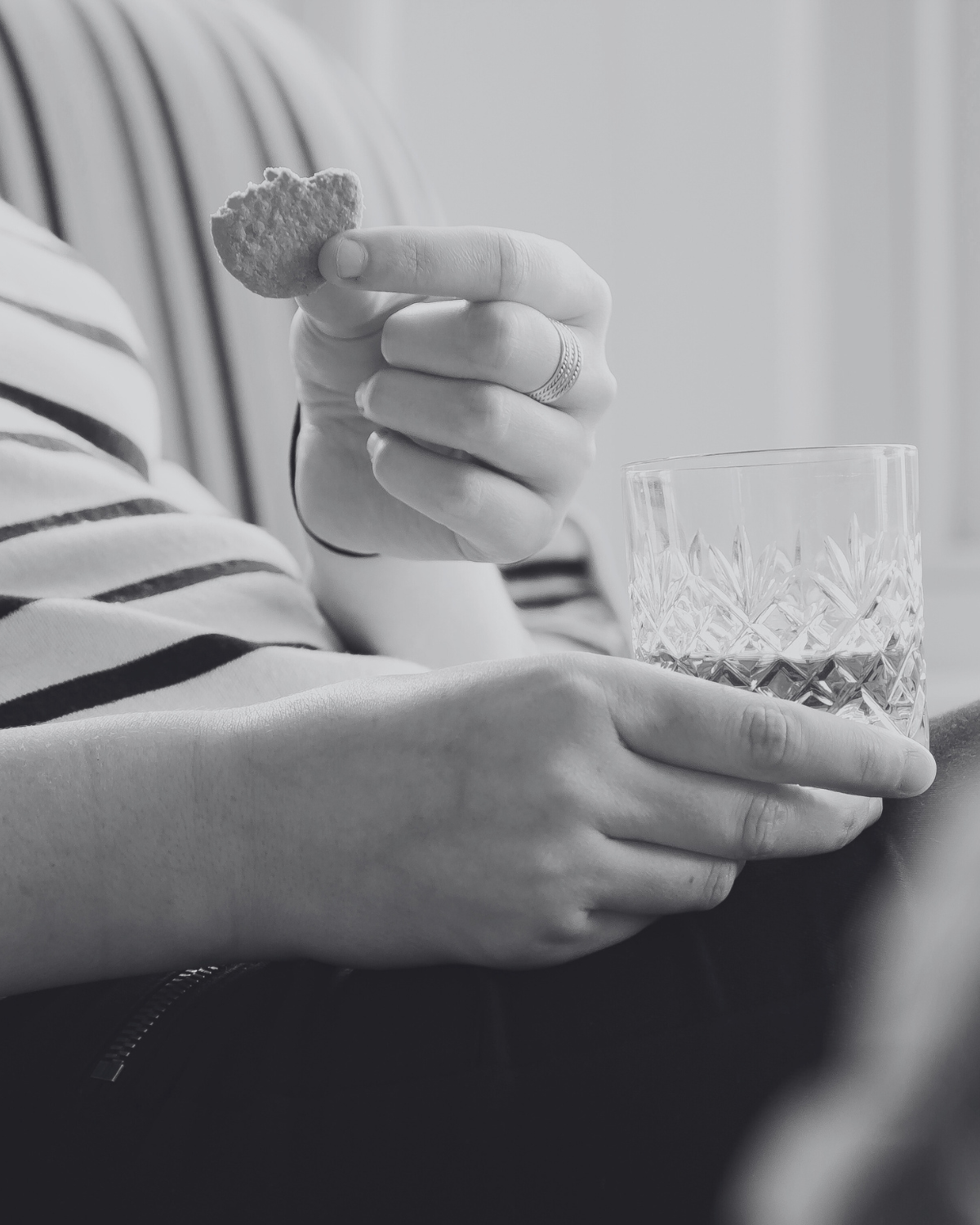 Mature Cheddar & Smoked Chilli Drinks Biscuits