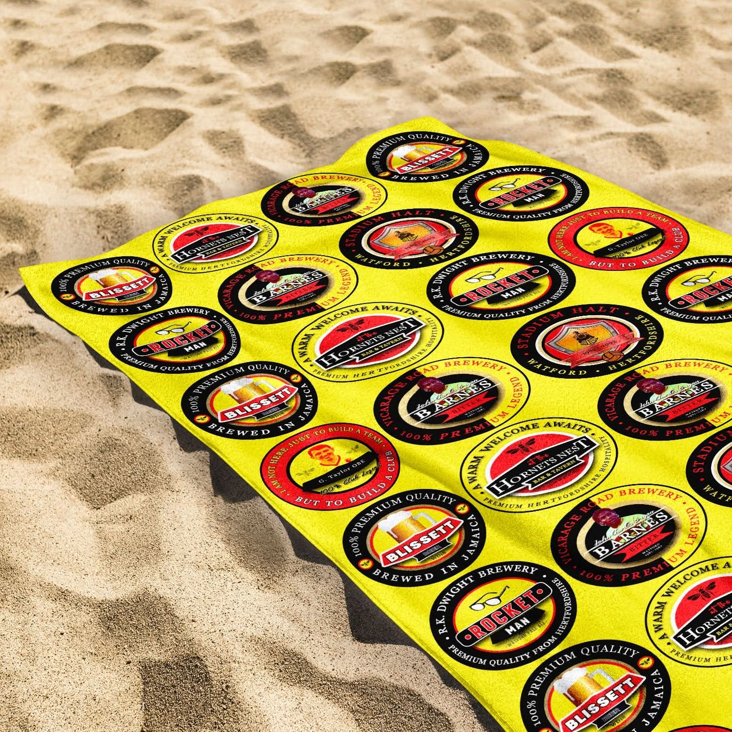 Watford - Football Legends - Microfibre Beach Towel - 150cm x 75cm