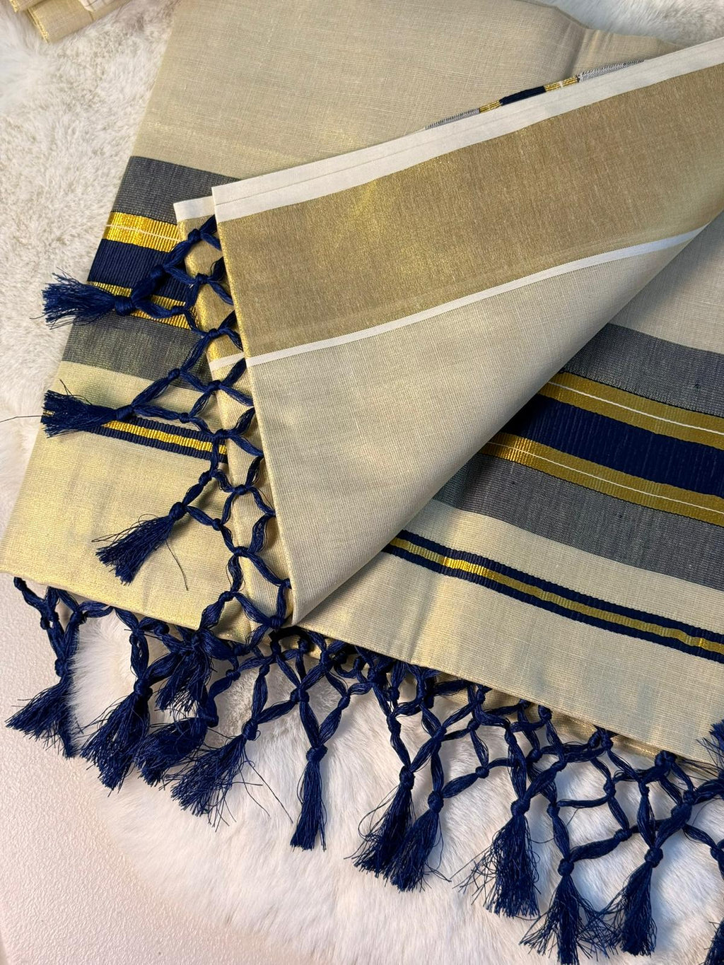 Traditional Kerala Kasavu Saree with Navy & Grey Temple Border