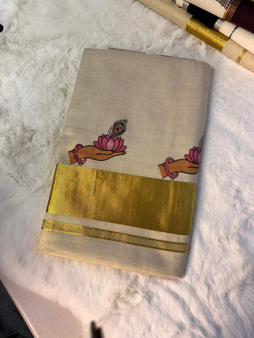 Traditional Kerala Kasavu Saree with Lotus Motif Border