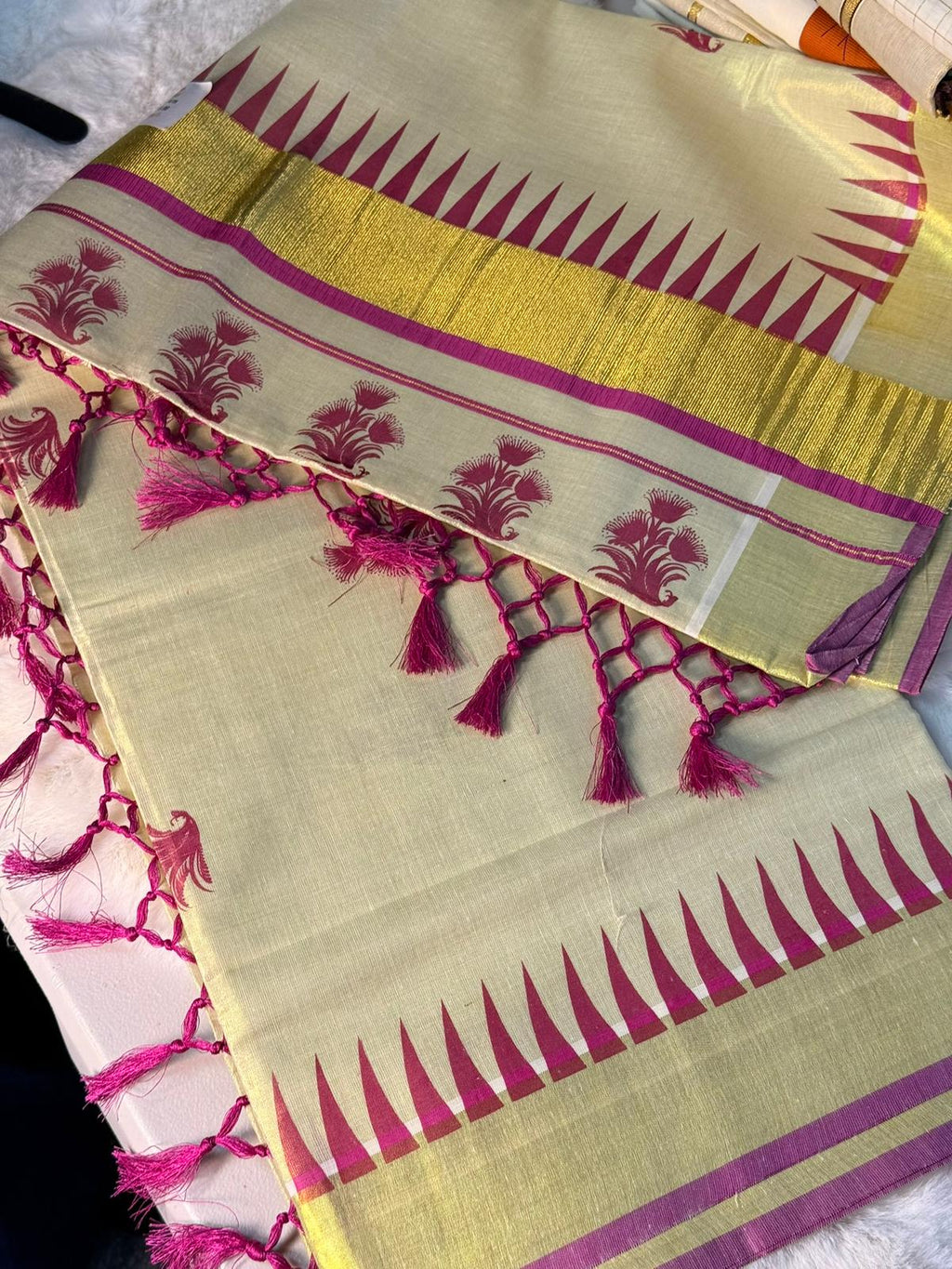 Elegant Magenta Temple Border Kerala Kasavu Saree with Tassels