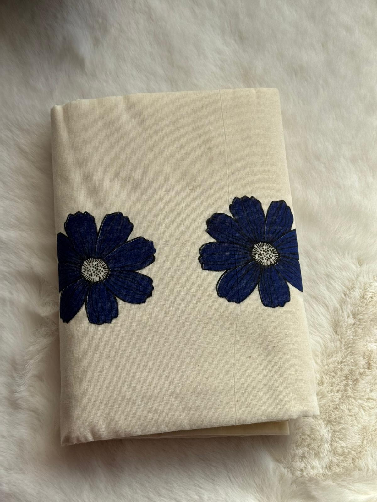 Elegant Kerala Floral Set Mundu with Matching Blouse Piece – Royal Blue Design