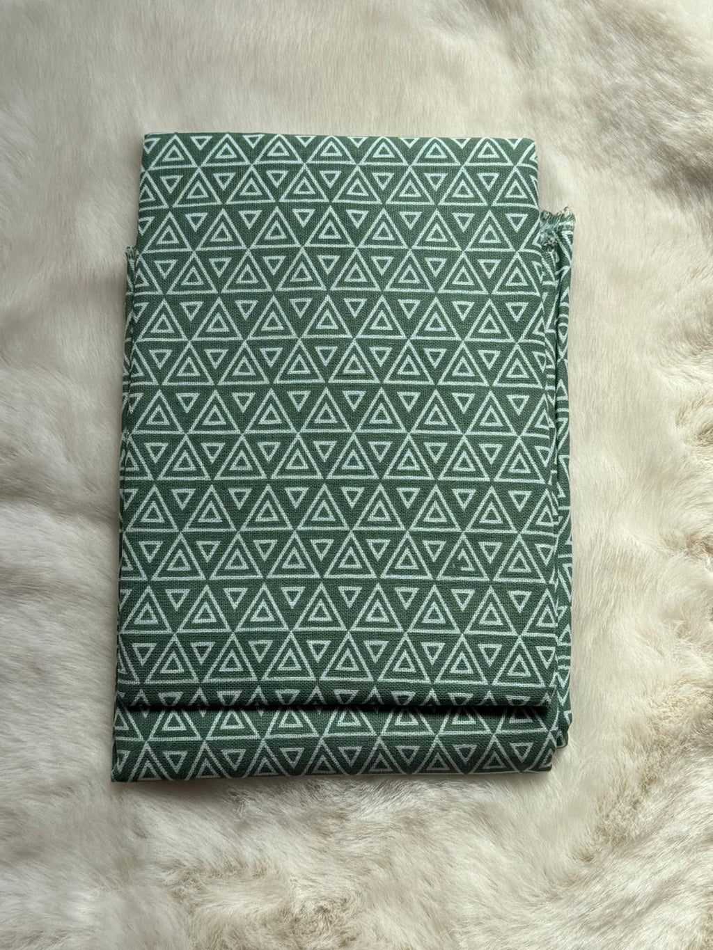 Modern Kerala Cotton Set Mundu with Matching Blouse Piece – Green Geometric Pattern