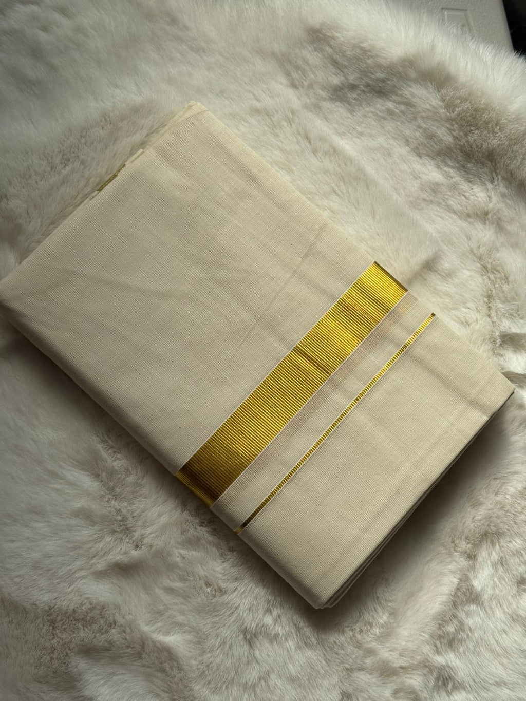 Luxury Kerala Dhoti – Wide Gold Kasavu Border