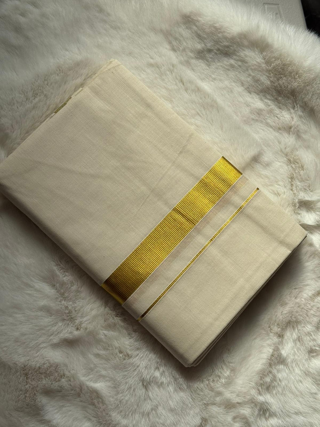 Luxury Kerala Dhoti – Wide Gold Kasavu Border