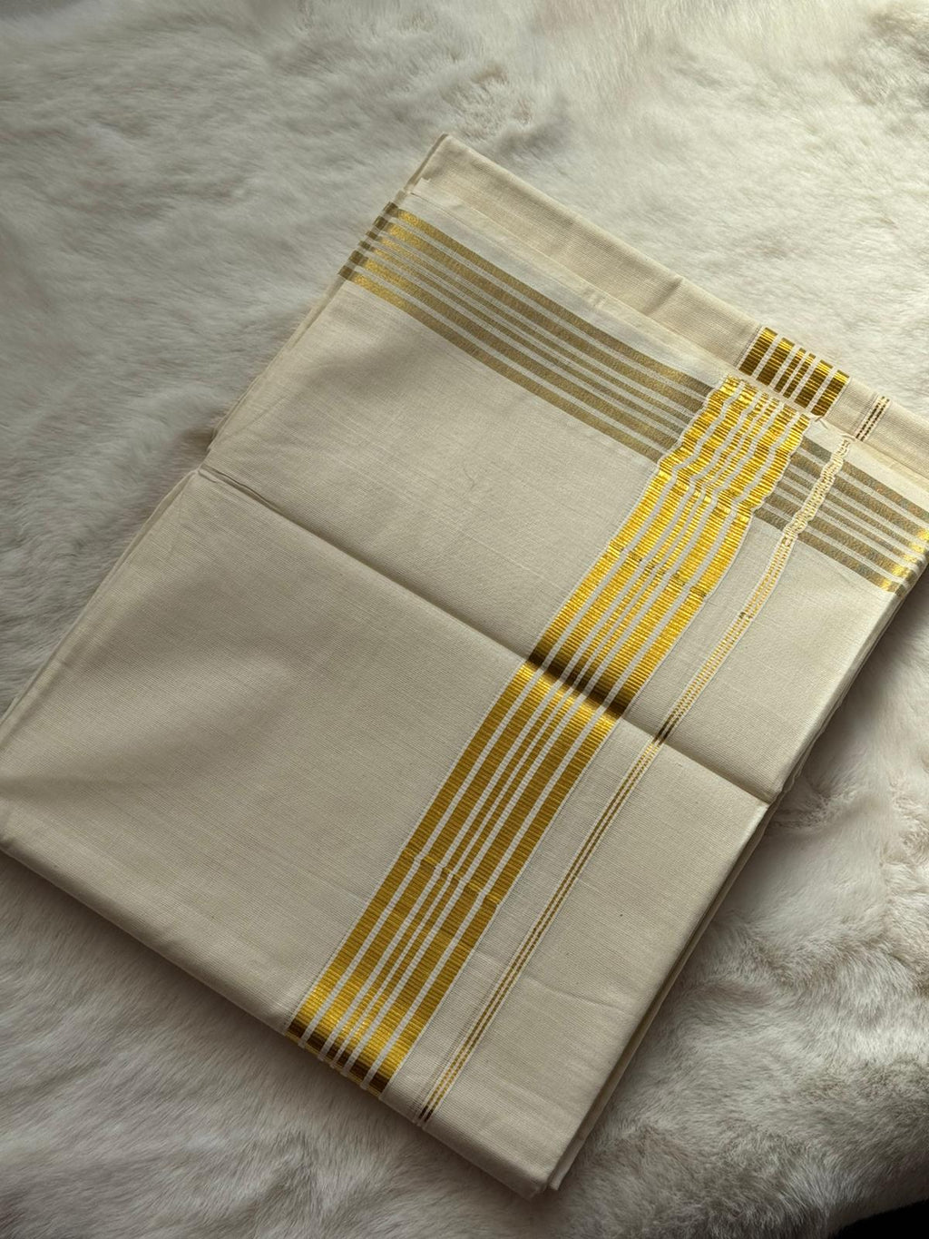 Traditional Kerala Dhoti – Multi-Line Gold Kasavu
