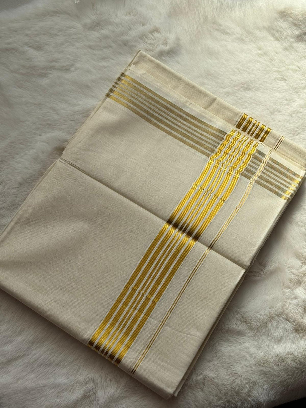 Traditional Kerala Dhoti – Multi-Line Gold Kasavu
