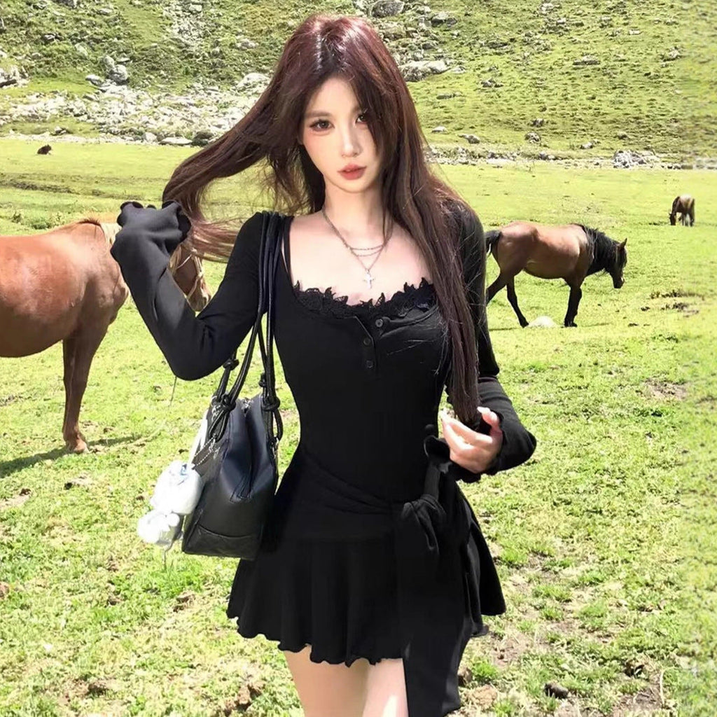 Fashionable Street-style Outfit Coat Suspender Dress For Sassy Girls
