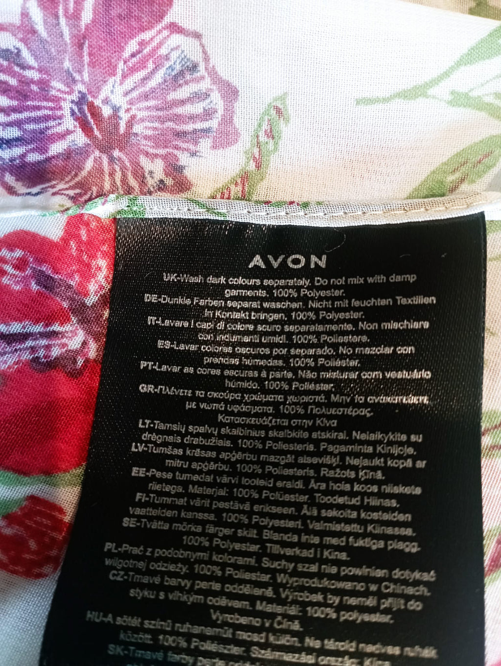 WOMEN'S AVON EMILIE FLORAL SCARF IN BAG