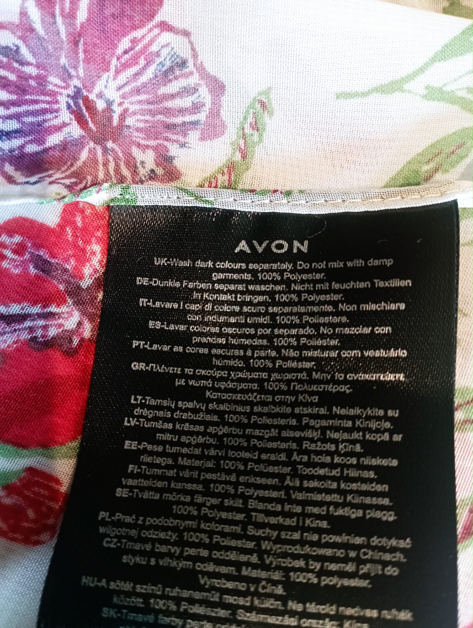 WOMEN'S AVON EMILIE FLORAL SCARF IN BAG