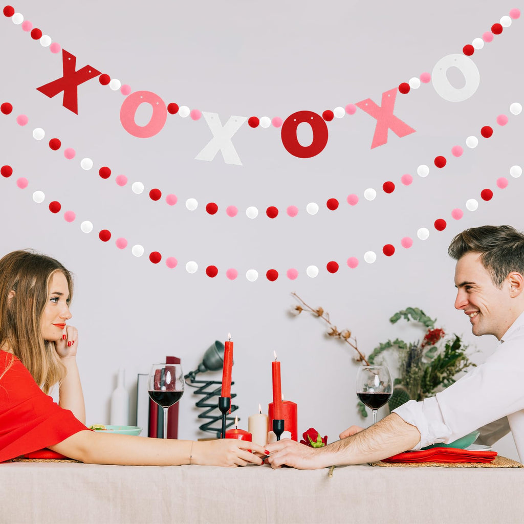Arosche 3pcs Valentines Day Felt Pompom Banner – XOXO Love, Pre-Assembled