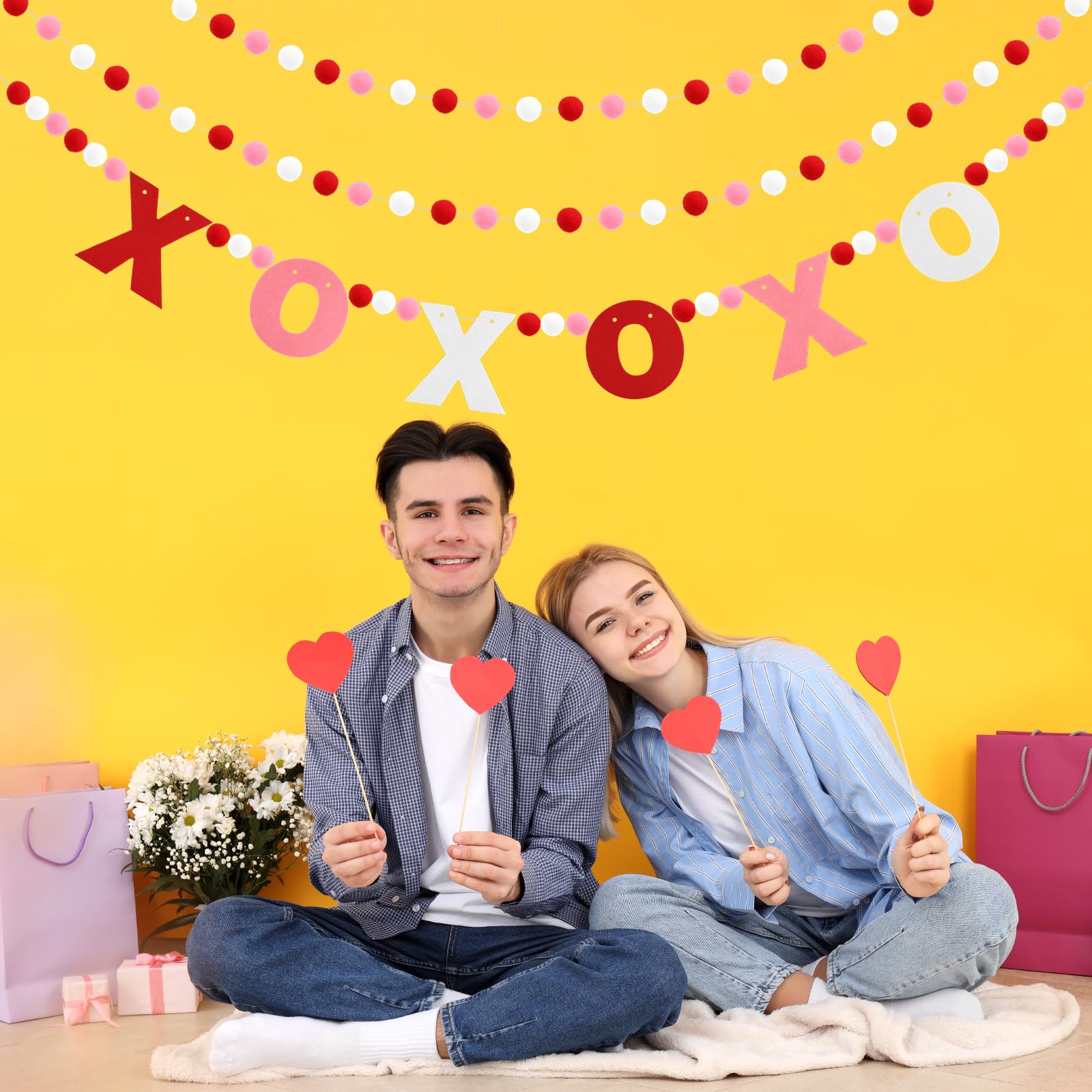 Arosche 3pcs Valentines Day Felt Pompom Banner – XOXO Love, Pre-Assembled
