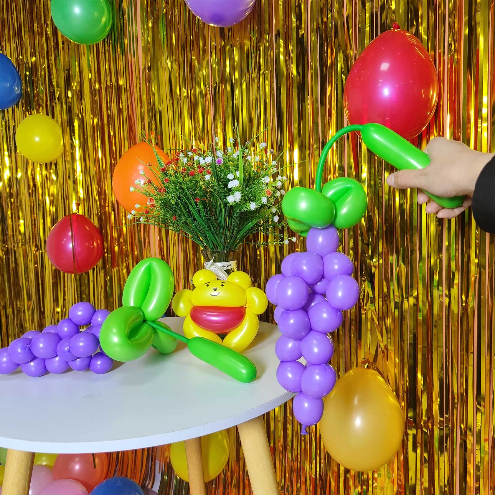 ASIYUHY 260 Long Balloons – 100 Pack Twisting Animal Balloons in Assorted Colors
