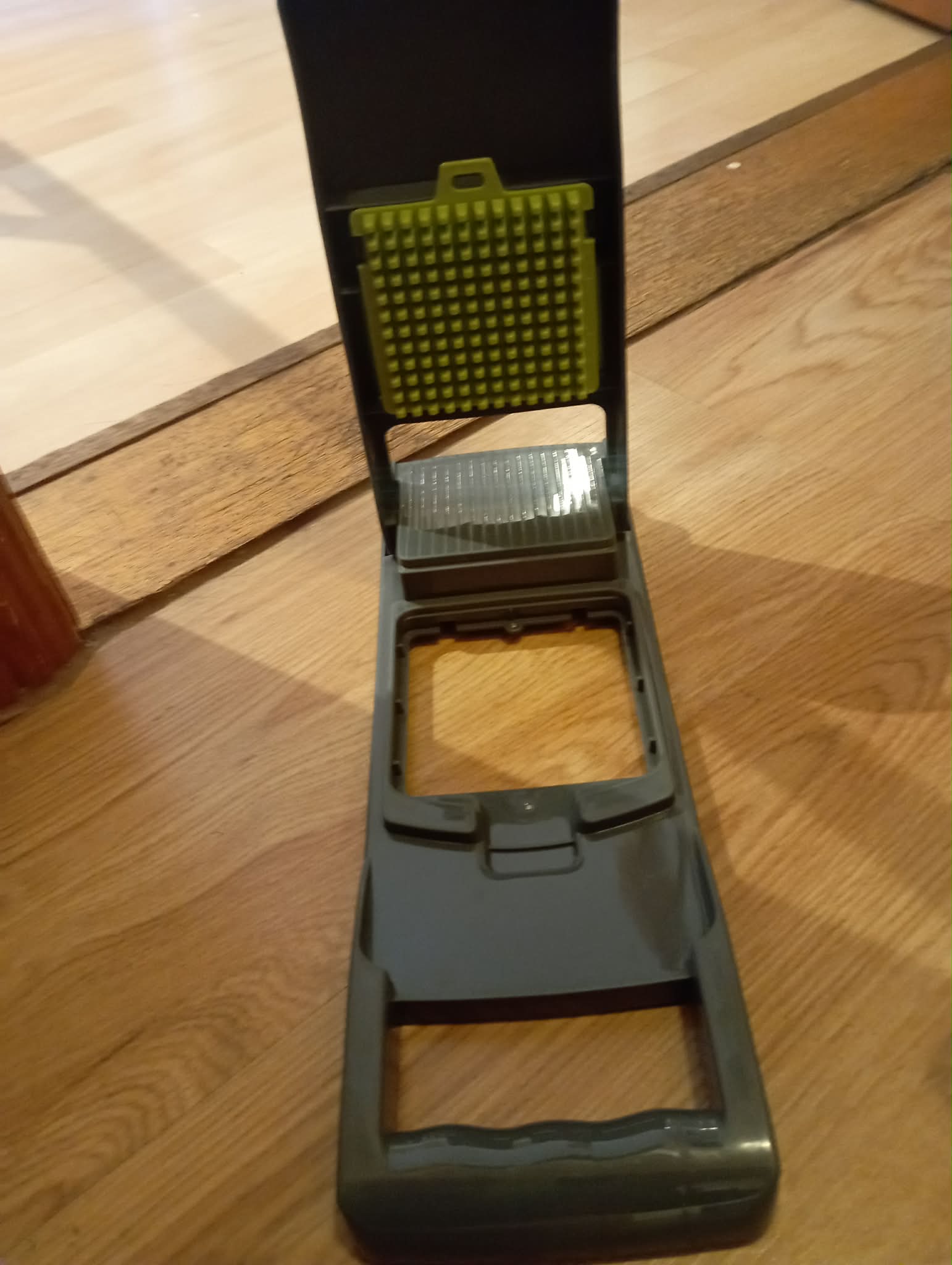 NEW 14 - in 1 Vegetable Chopper with container