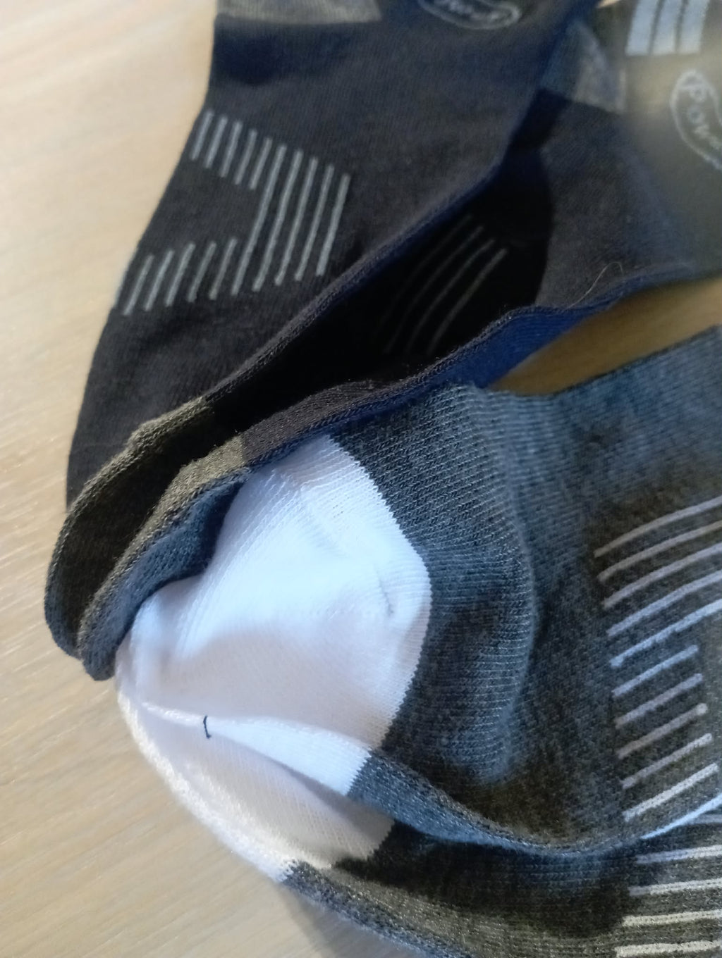 2 PAIRS OF ANKLE SOCKS