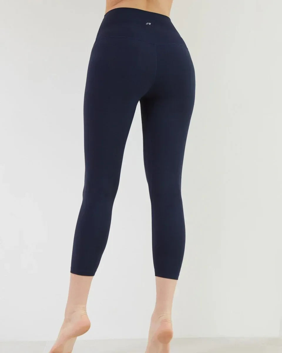 Comfortable Capri Leggings UK for Women – 21" Moisture-Wicking Stylish Fit