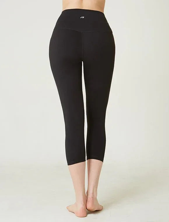 Comfortable Capri Leggings UK for Women – 21" Moisture-Wicking Stylish Fit
