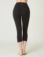 Comfortable Capri Leggings UK for Women – 21" Moisture-Wicking Stylish Fit
