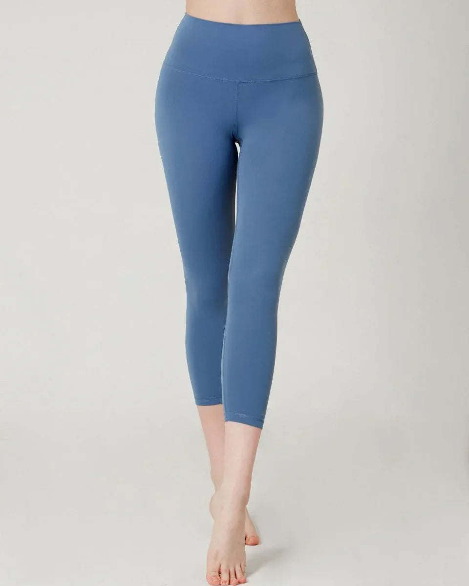 Comfortable Capri Leggings UK for Women – 21" Moisture-Wicking Stylish Fit