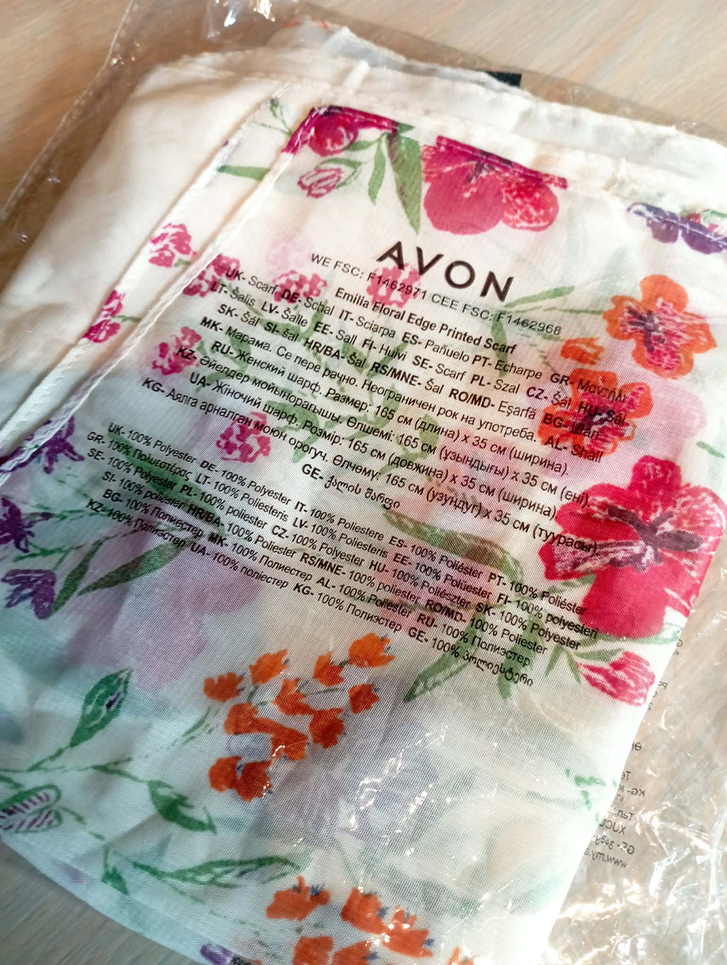 WOMEN'S AVON EMILIE FLORAL SCARF IN BAG