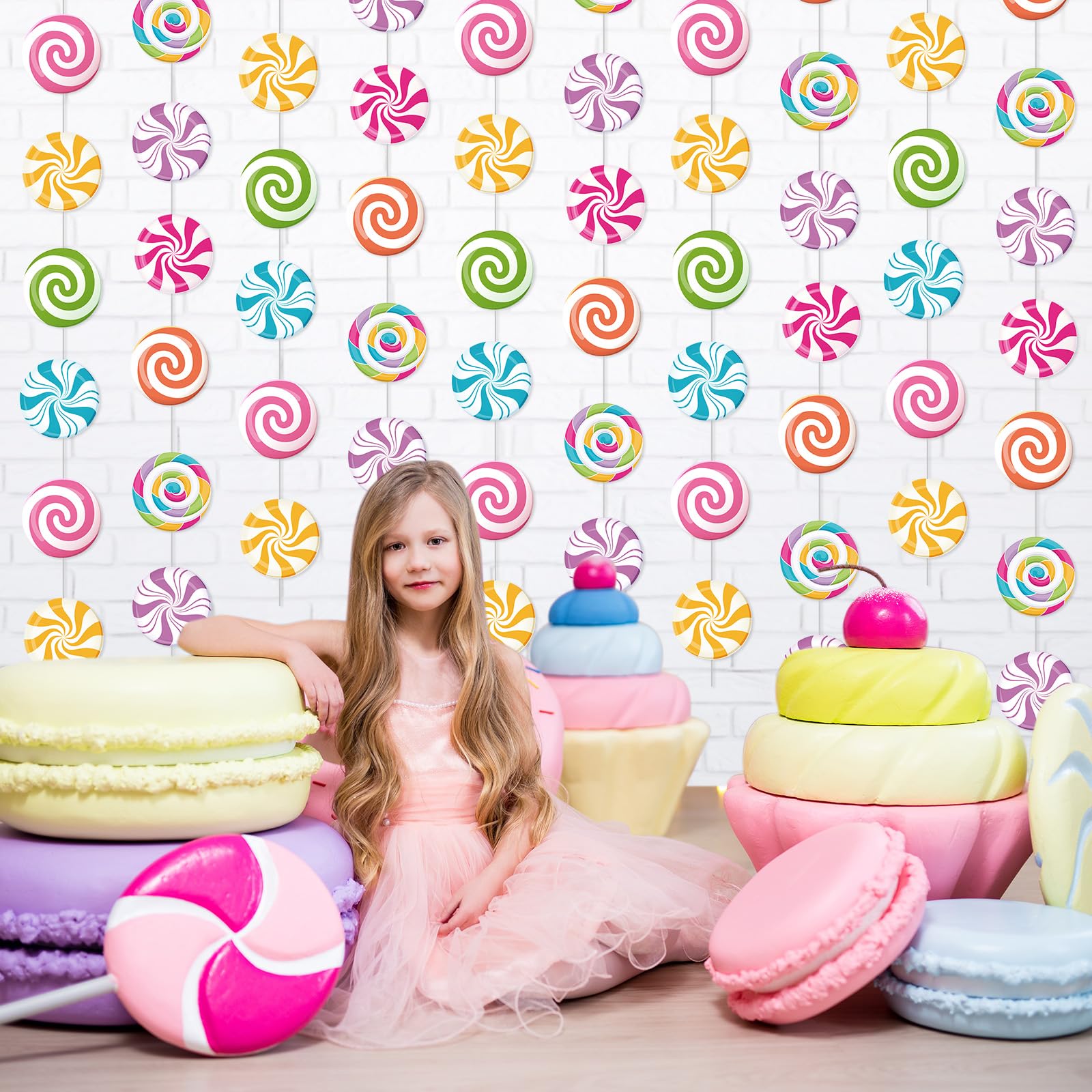 Capoda Candyland Party Decorations – 8-Piece Candy Garlands & Lollipop Banners