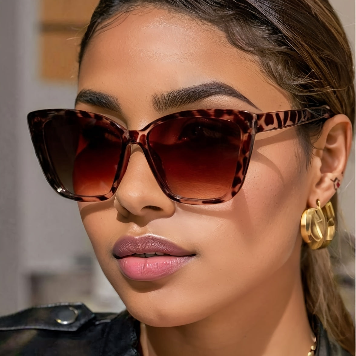 Stylish Accessories for Summer Parties