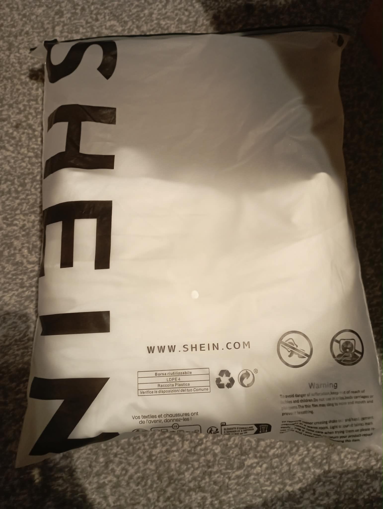 WOMEN'S SHEIN CURVE WHITE T-SHIRT (XL & XXL)