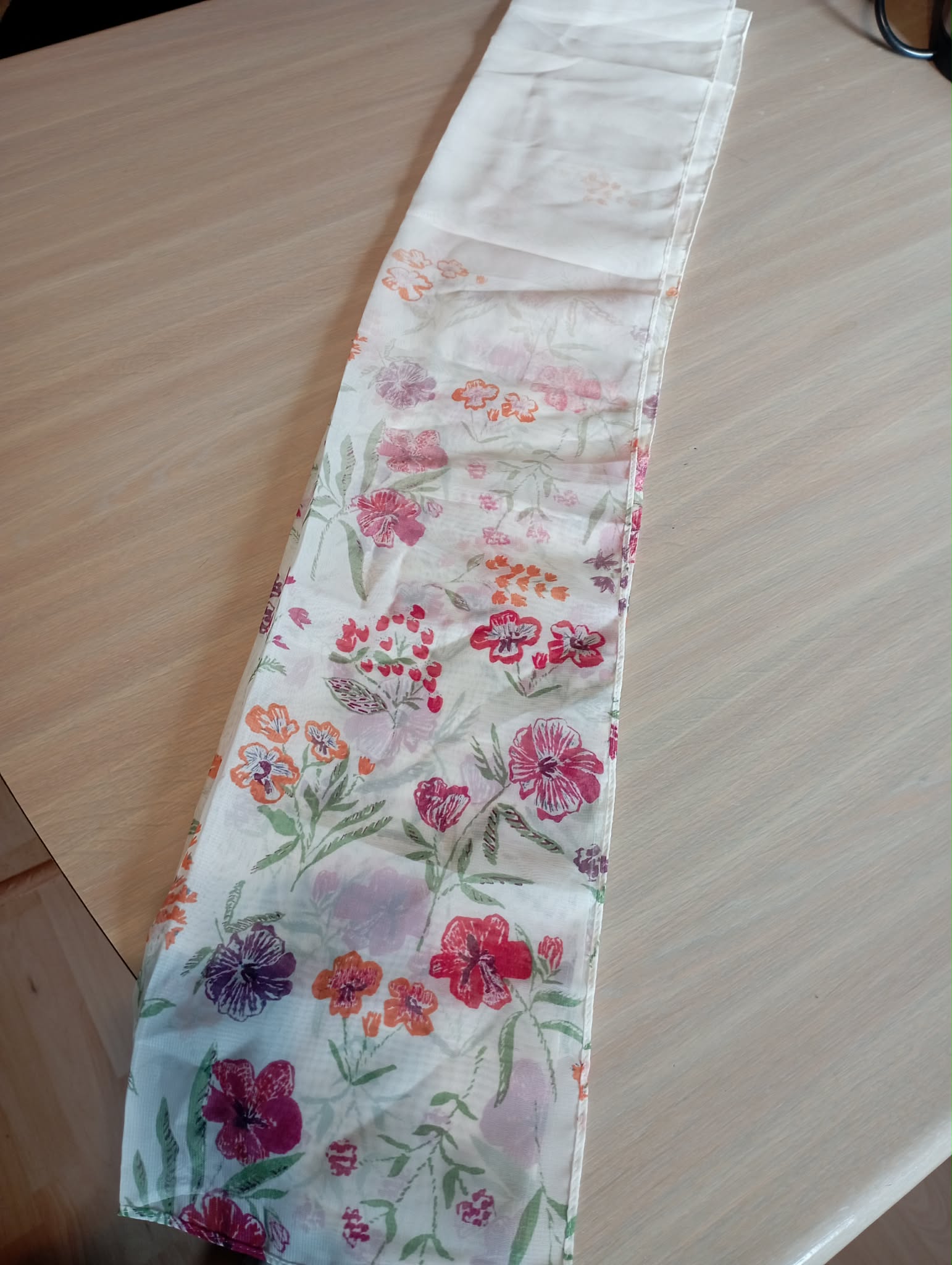 WOMEN'S AVON EMILIE FLORAL SCARF IN BAG