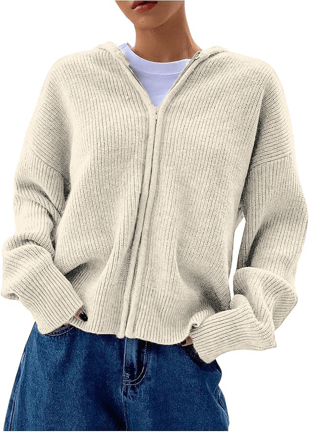Loose Fitting Casual Cardigan Sweater With A Chunky Knit And Zipper