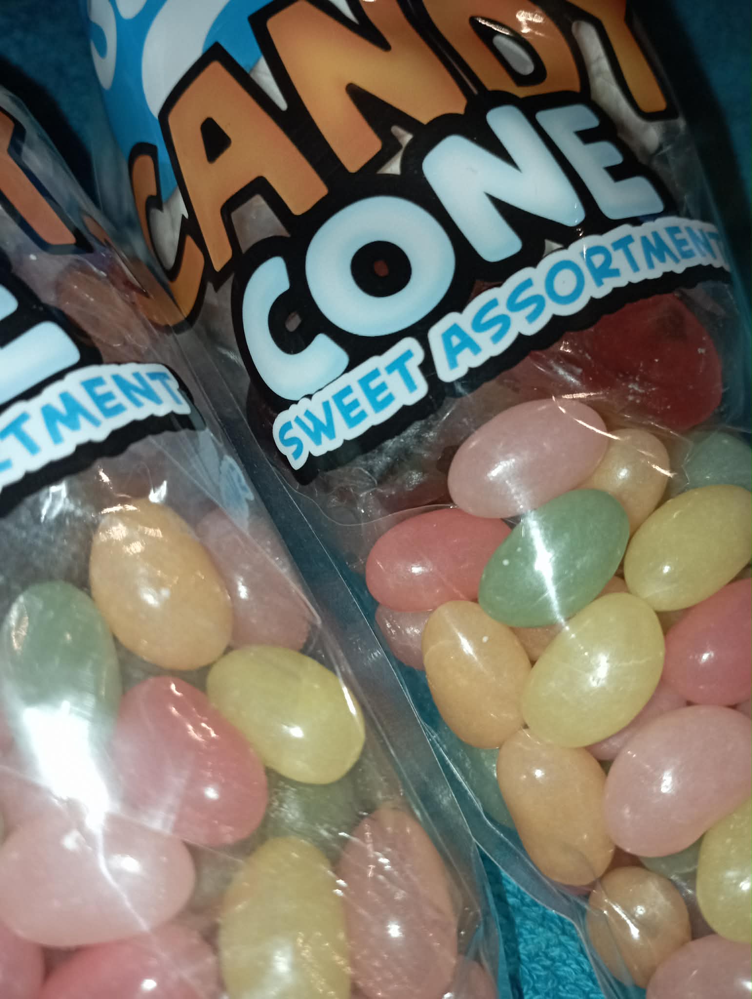 2 X CANDY CONE SWEET ASSORTMENT