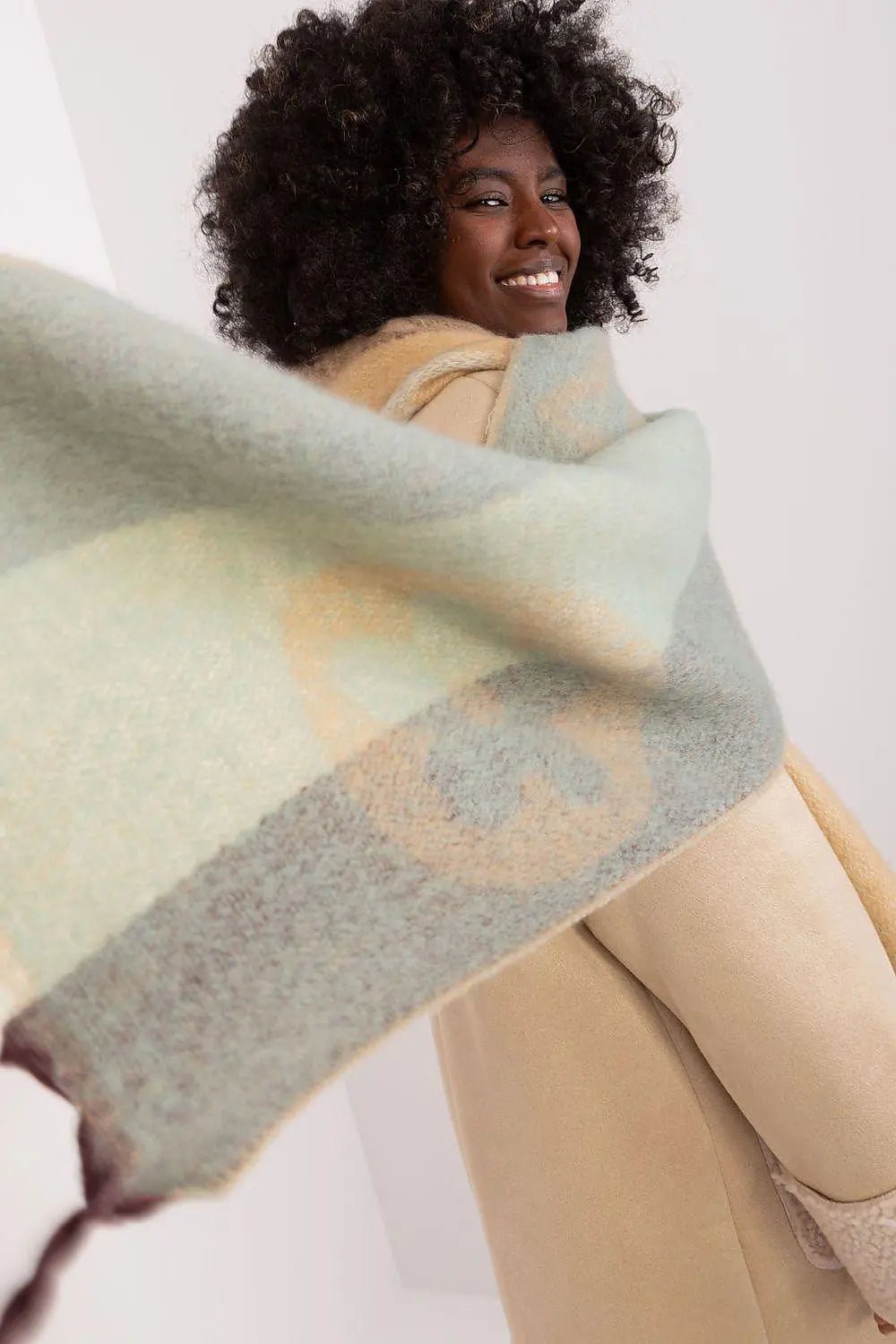 Decorative Stripe Scarf – Soft, Stylish & Cold-Weather Ready