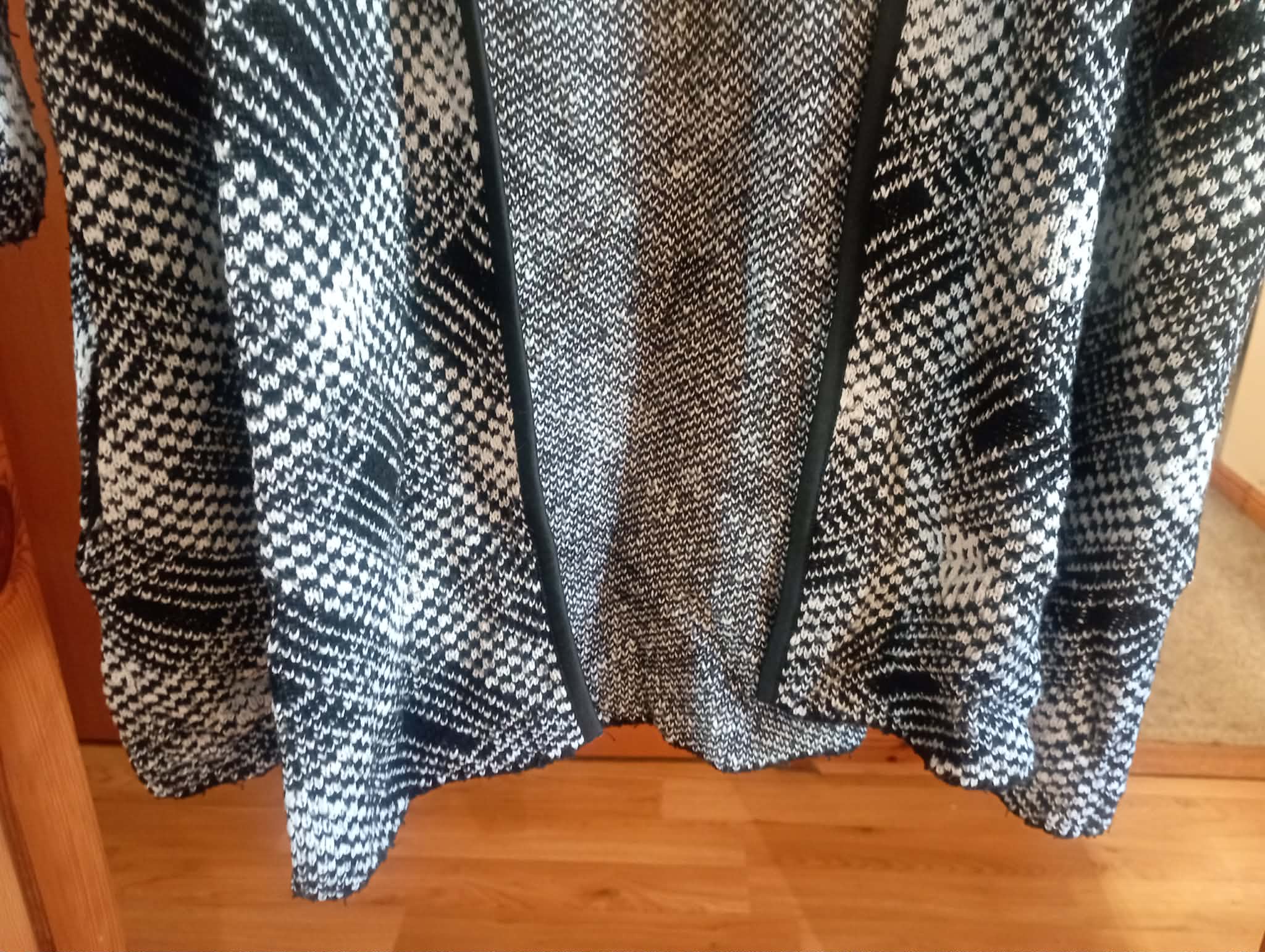 WOMEN'S GEORGE 3/4 JACKET Medium size BLACK AND WHITE