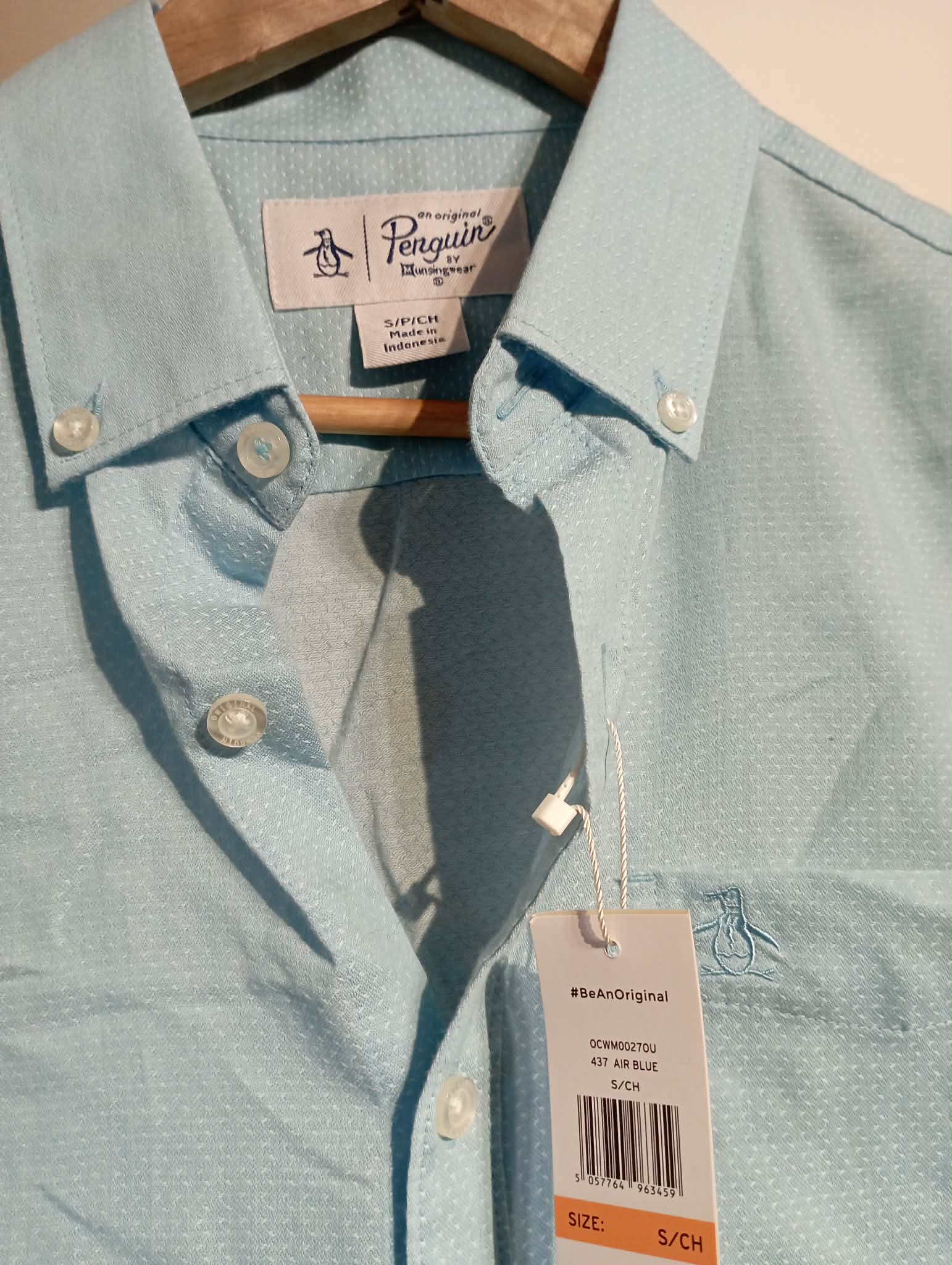 NEW with tag Men's Penguin Air Blue Button-Down Shirt (Size S)
