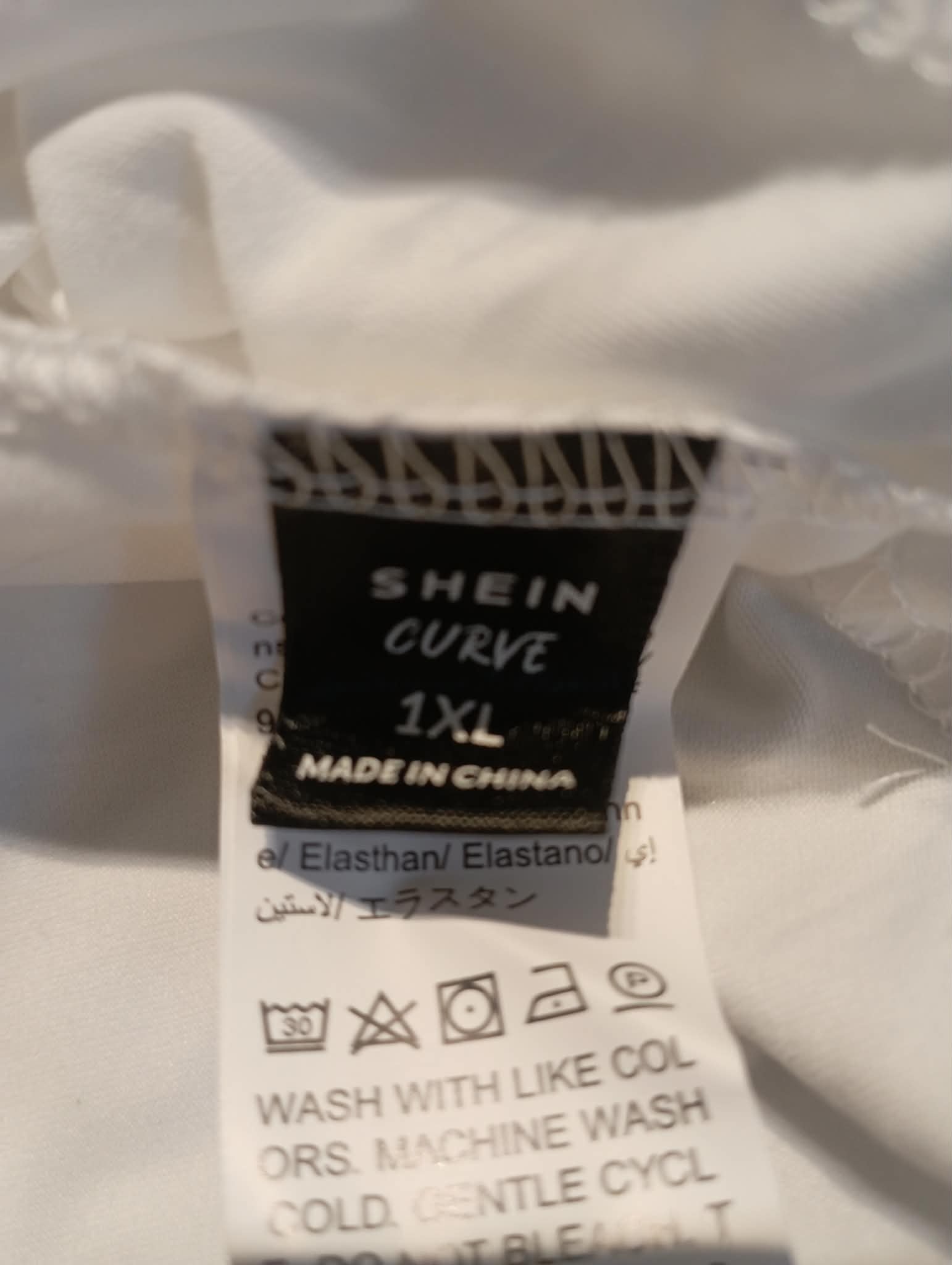 WOMEN'S SHEIN CURVE WHITE T-SHIRT (XL & XXL)
