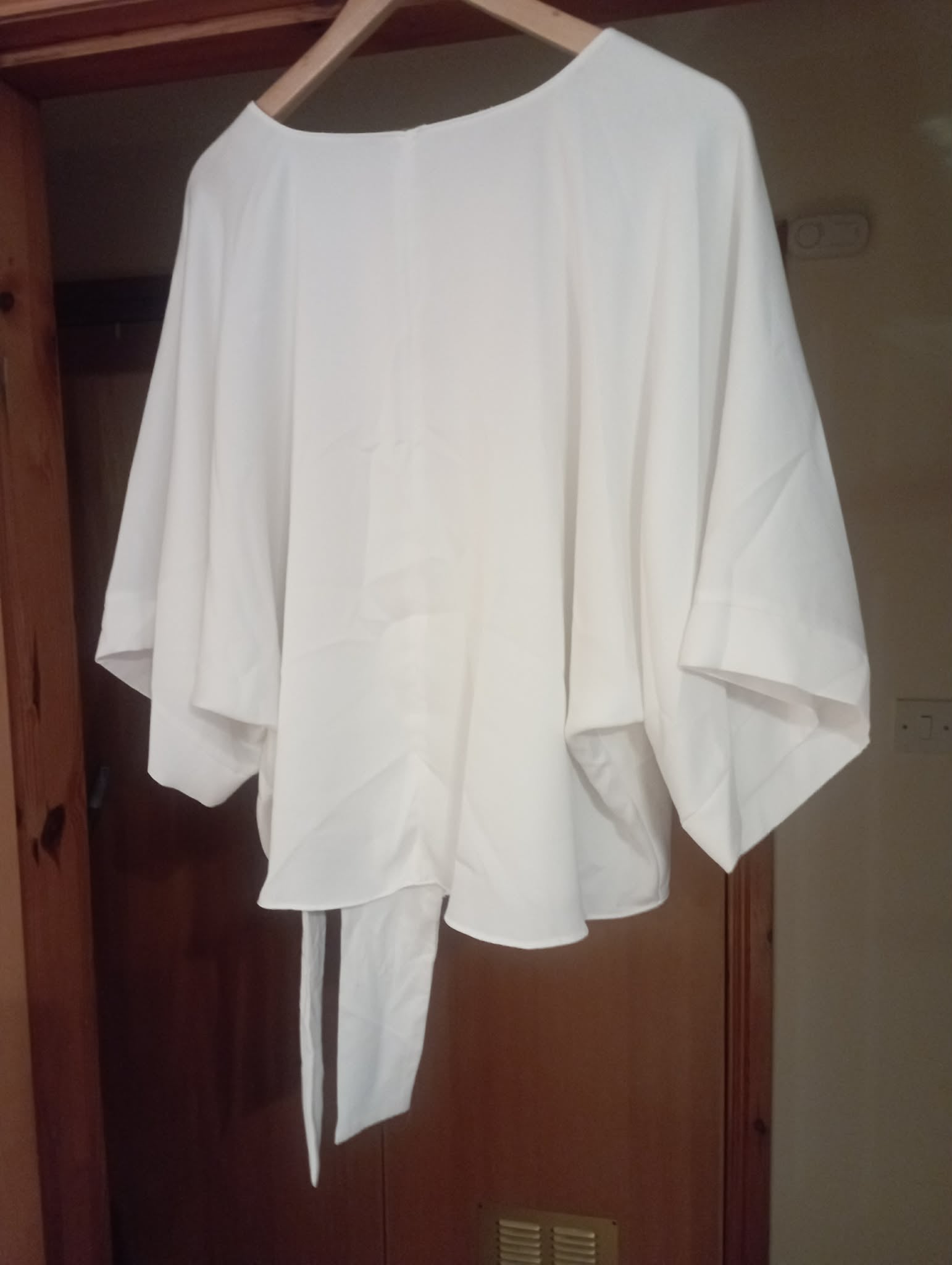 WOMEN'S RIVER ISLAND WHITE SMART CASUAL medium TOP