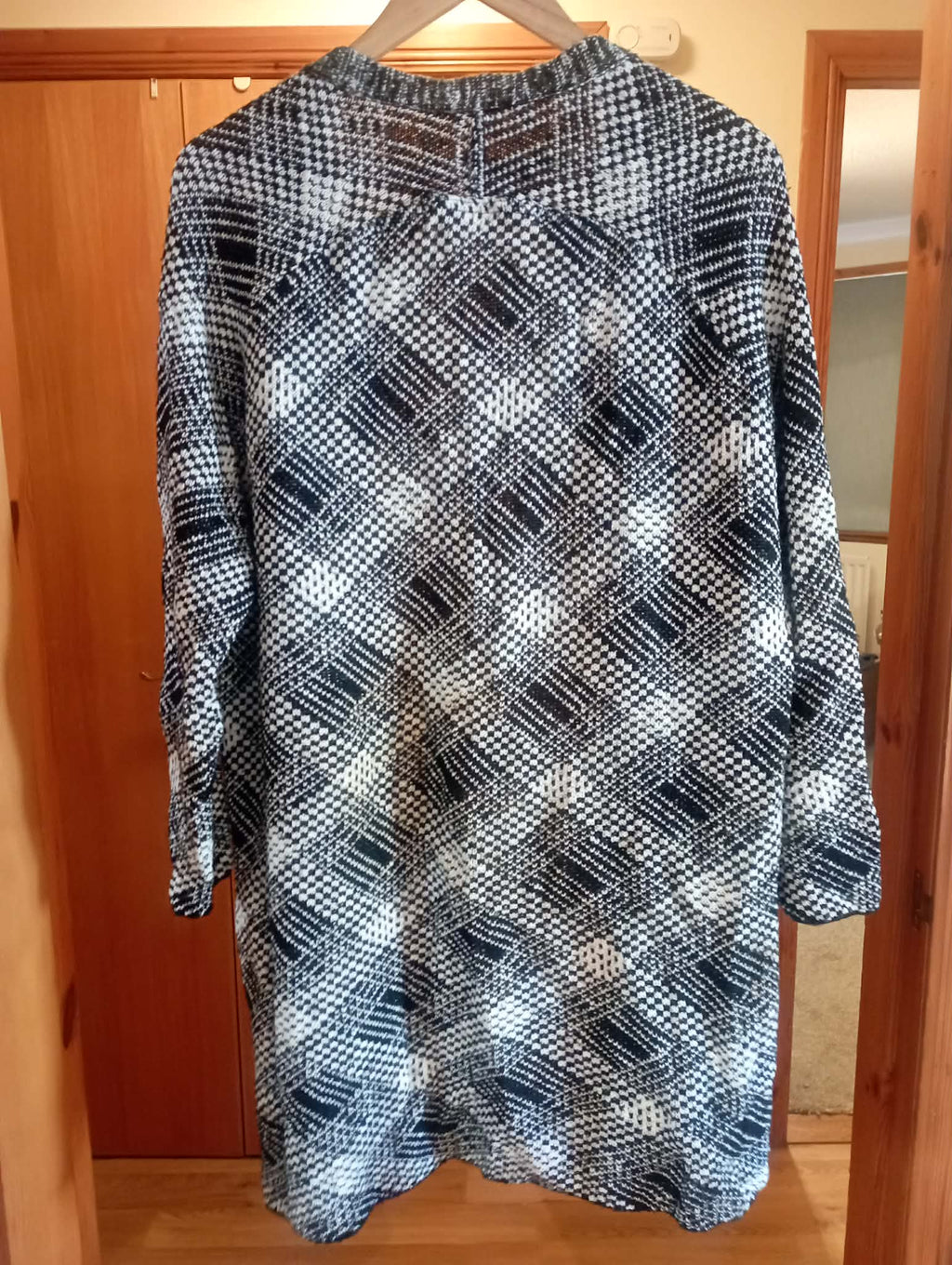 WOMEN'S GEORGE 3/4 JACKET Medium size BLACK AND WHITE