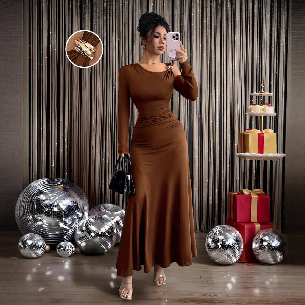 Women's Solid-color Off-shoulder Long-sleeve Top With Metal-decorated Dress