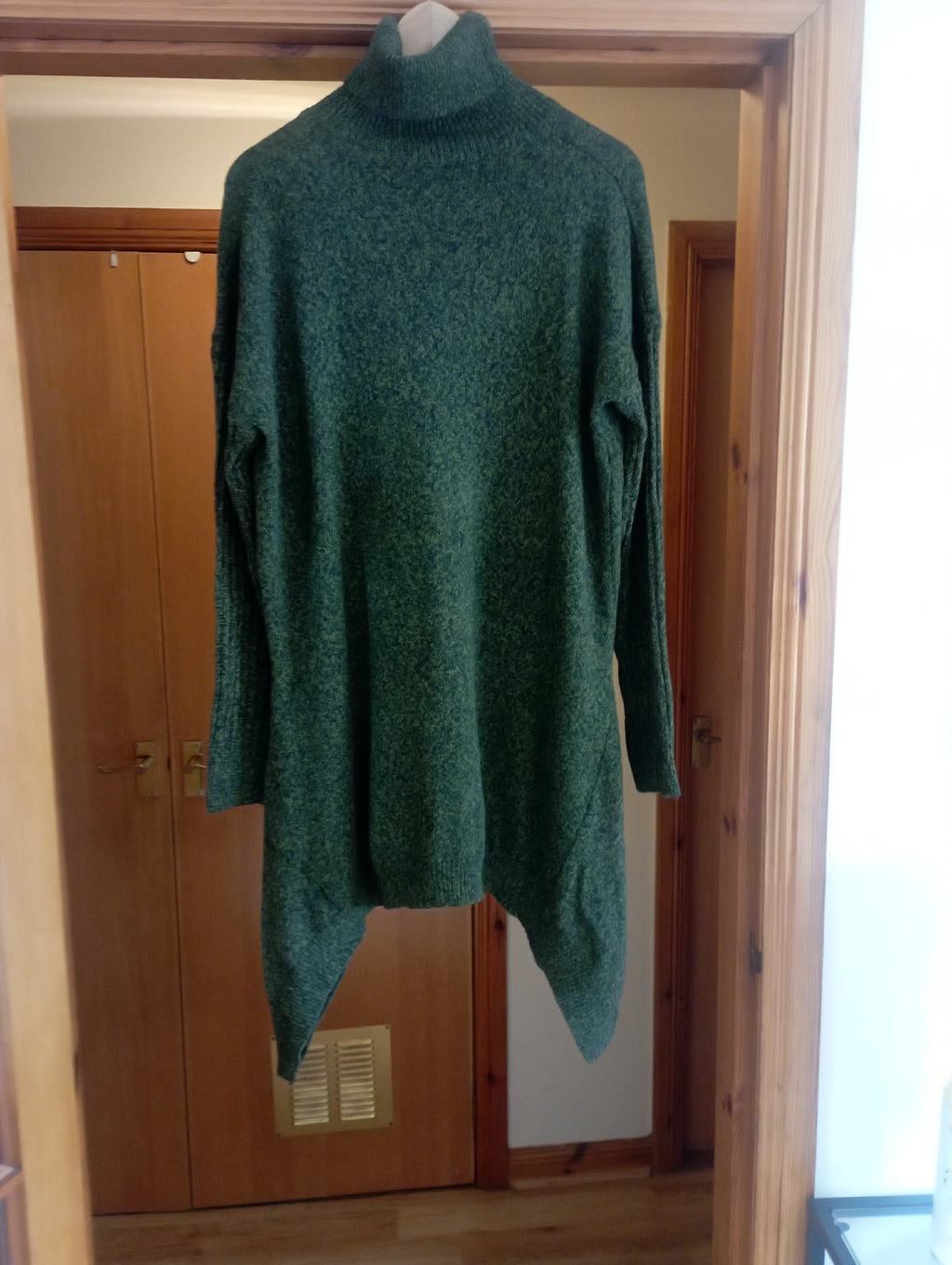WOMEN'S LONG GREEN JUMPER