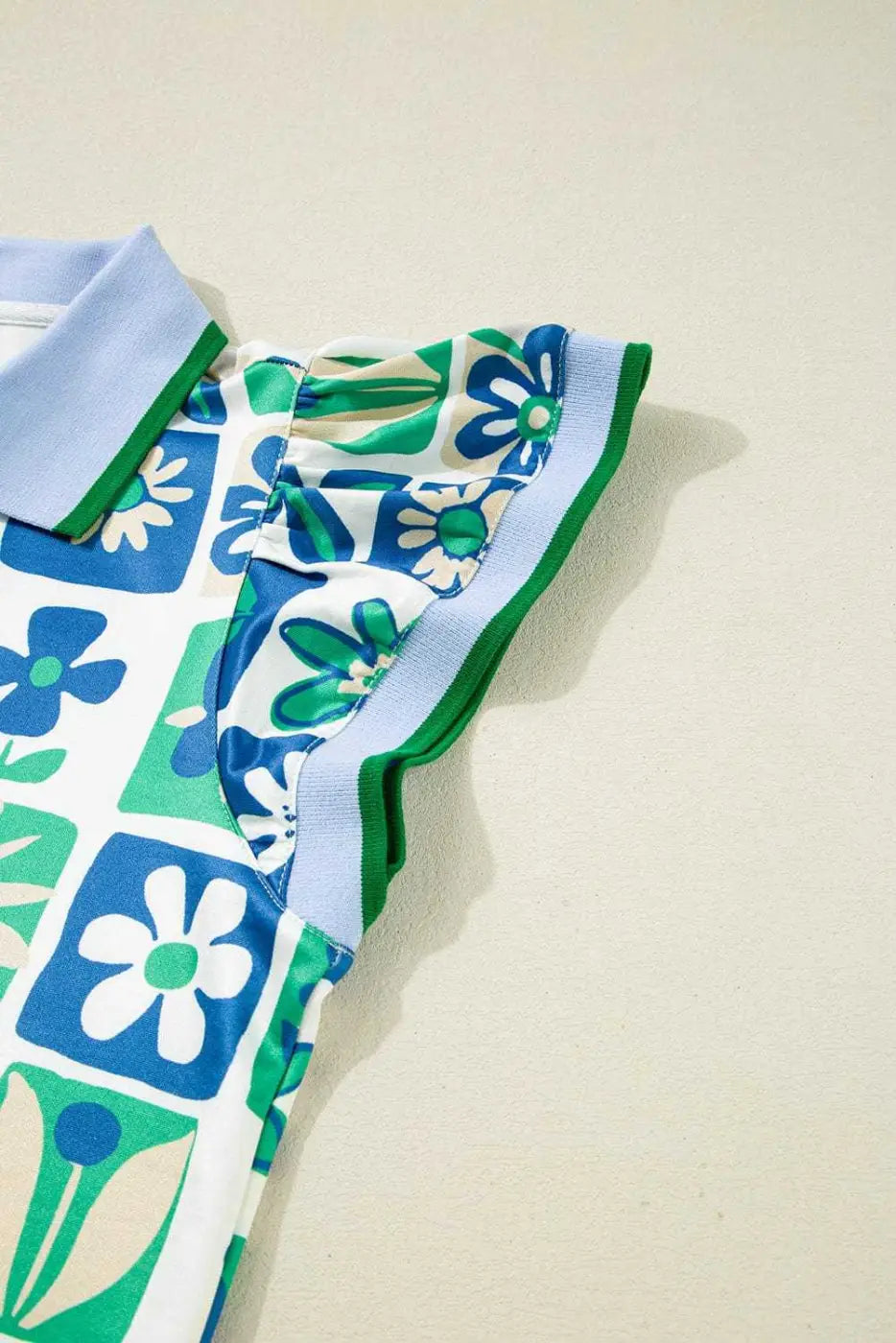 Green Floral Geometric Flutter Blouse with Collar & Contrast Trim